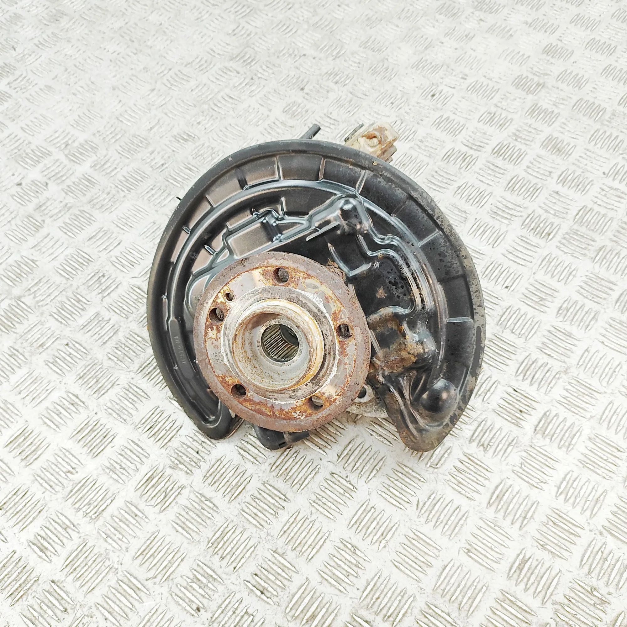 Mercedes-Benz GLB / EQB (X247) Rear Right Wheel Hub A2473502400 Rear Right Wheel Hub MERCEDES-BENZ ...