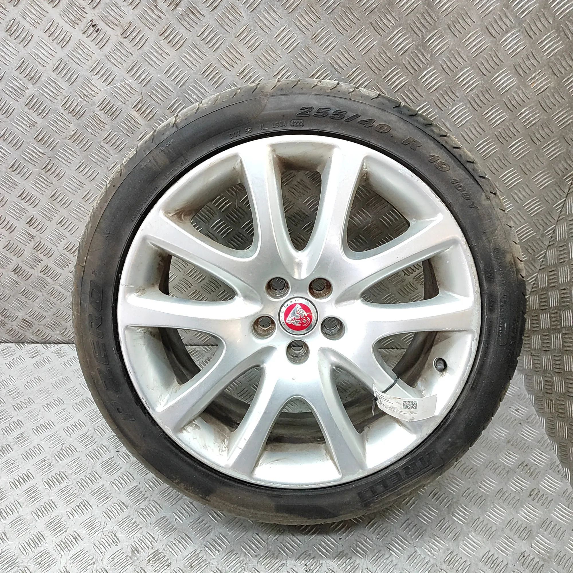 Jaguar XJ Alloy Wheel 7W93-1007-AA Alloy Wheel JAGUAR XJ (X350) (2003...