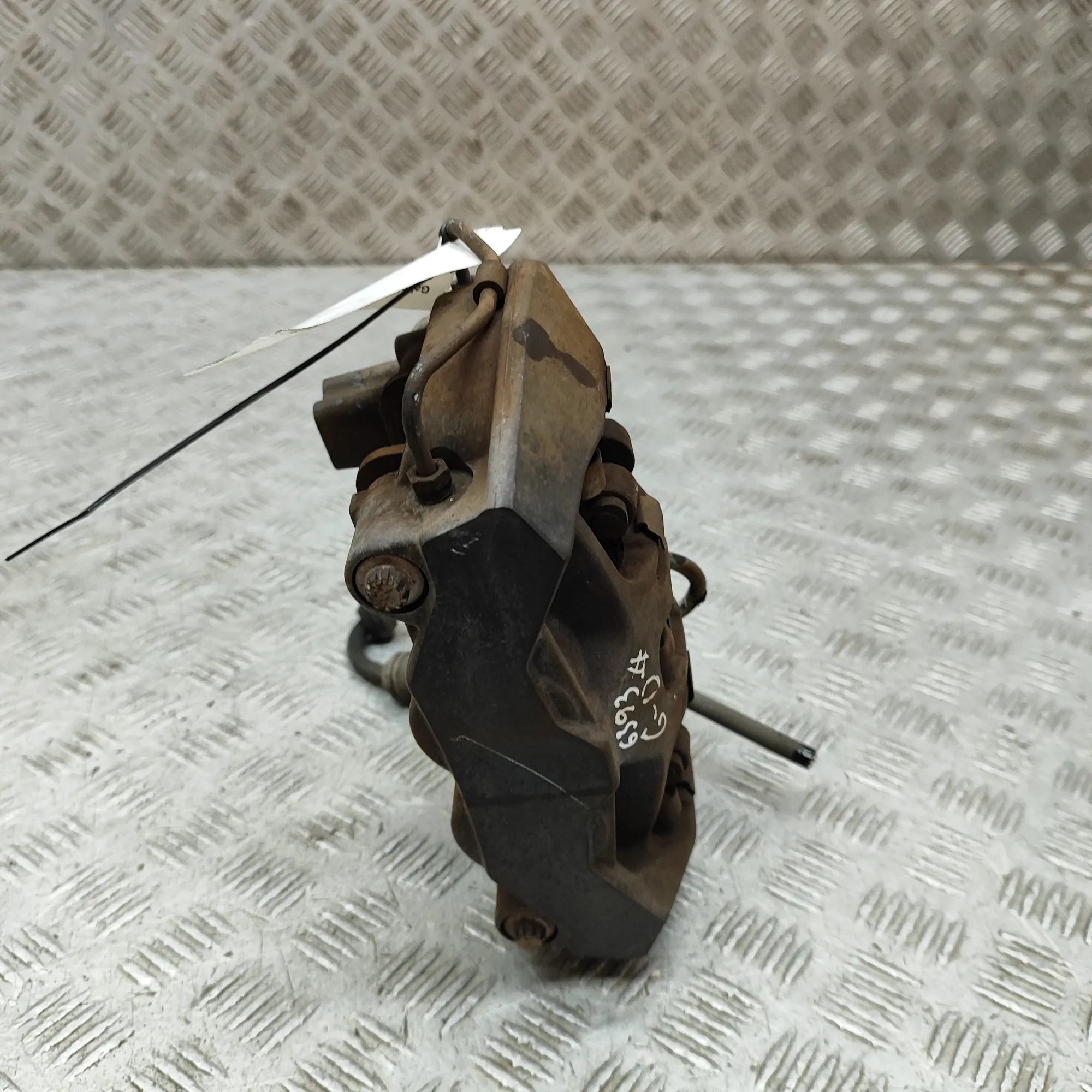 Audi e-tron GT (FW) Rear Right Brake Caliper 4J3615404, 9J1615424, 4J3615404K Rear Right Bra...