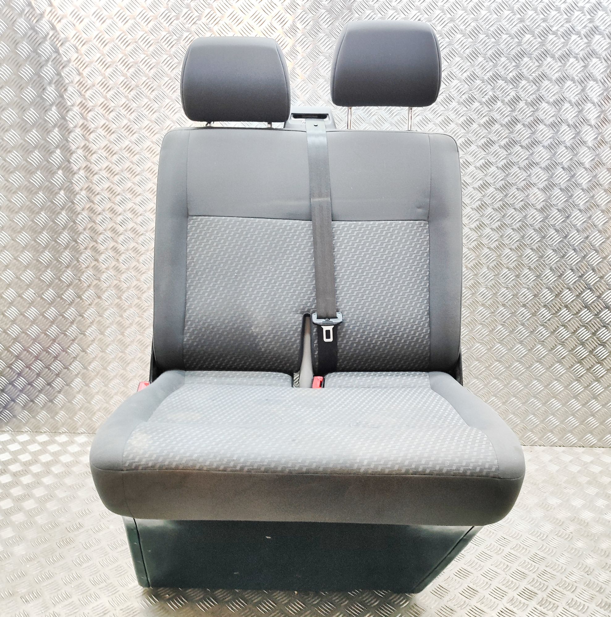 Volkswagen Transporter (T5, Caravelle, Multivan) Front Left Seat 7E2881681B, 7H0881303F Front Left Seat VW TRANS...