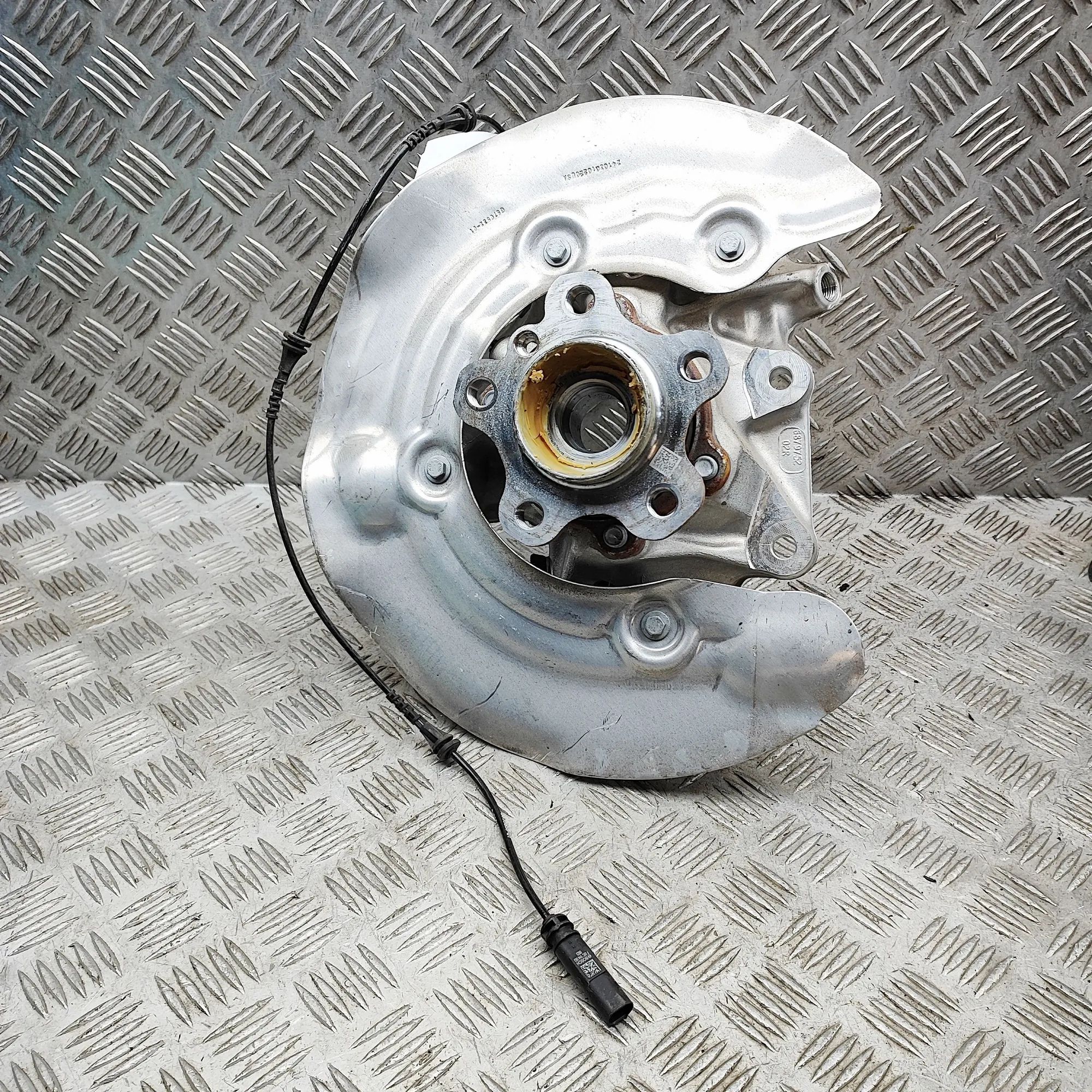 BMW X4 (G02) Rear Right Wheel Hub 6879752 Rear Right Wheel Hub BMW X4 (G02, F98) ...