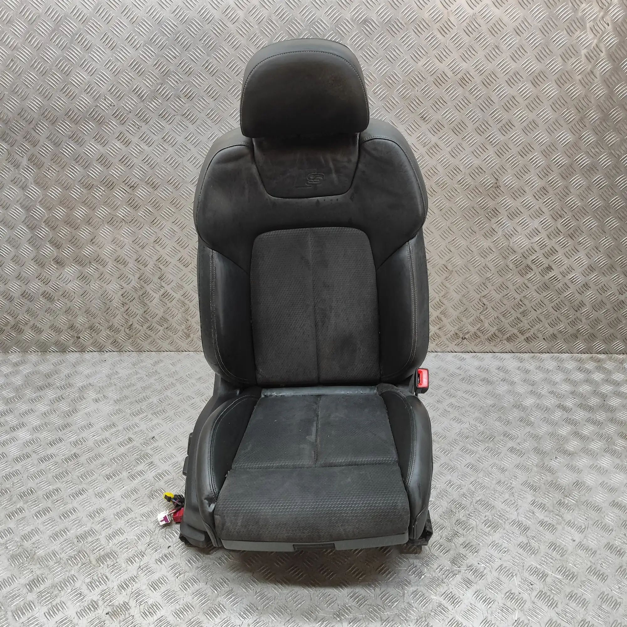 Audi A6 (C7) Front Right Seat 4K0881106E Front Right Seat AUDI A6 (4A2, C8) (...