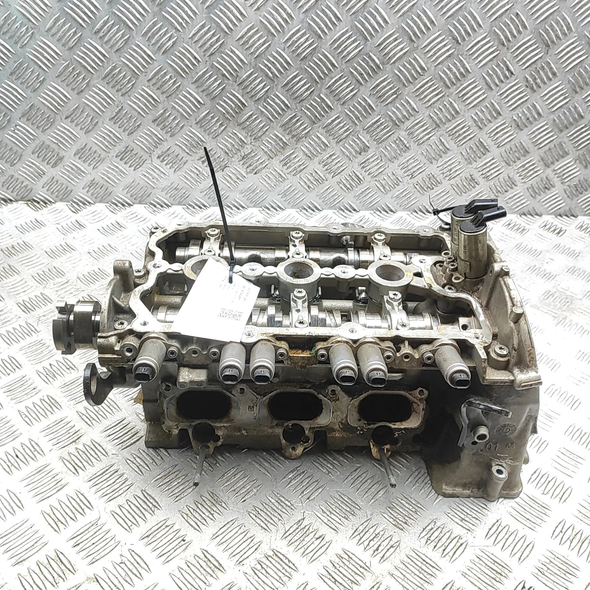 Audi A5 (B8) Right Side Engine Head 06E103286, 06E103404A Right Side Engine Head AU...
