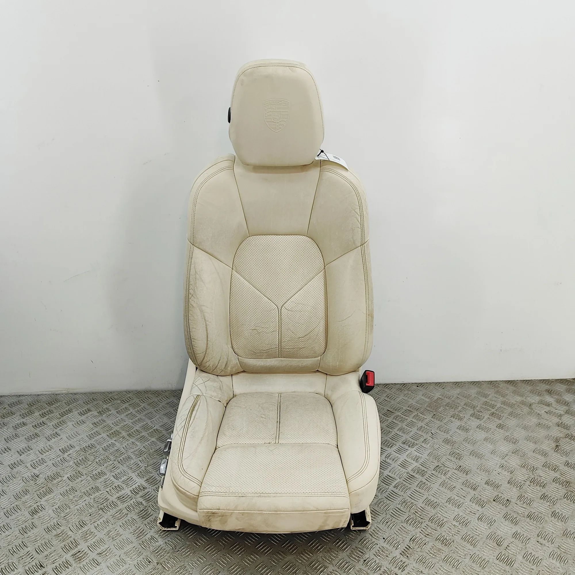 Porsche Cayenne Front Right Seat 7P5881058 Front Right Seat PORSCHE CAYENNE (92A...