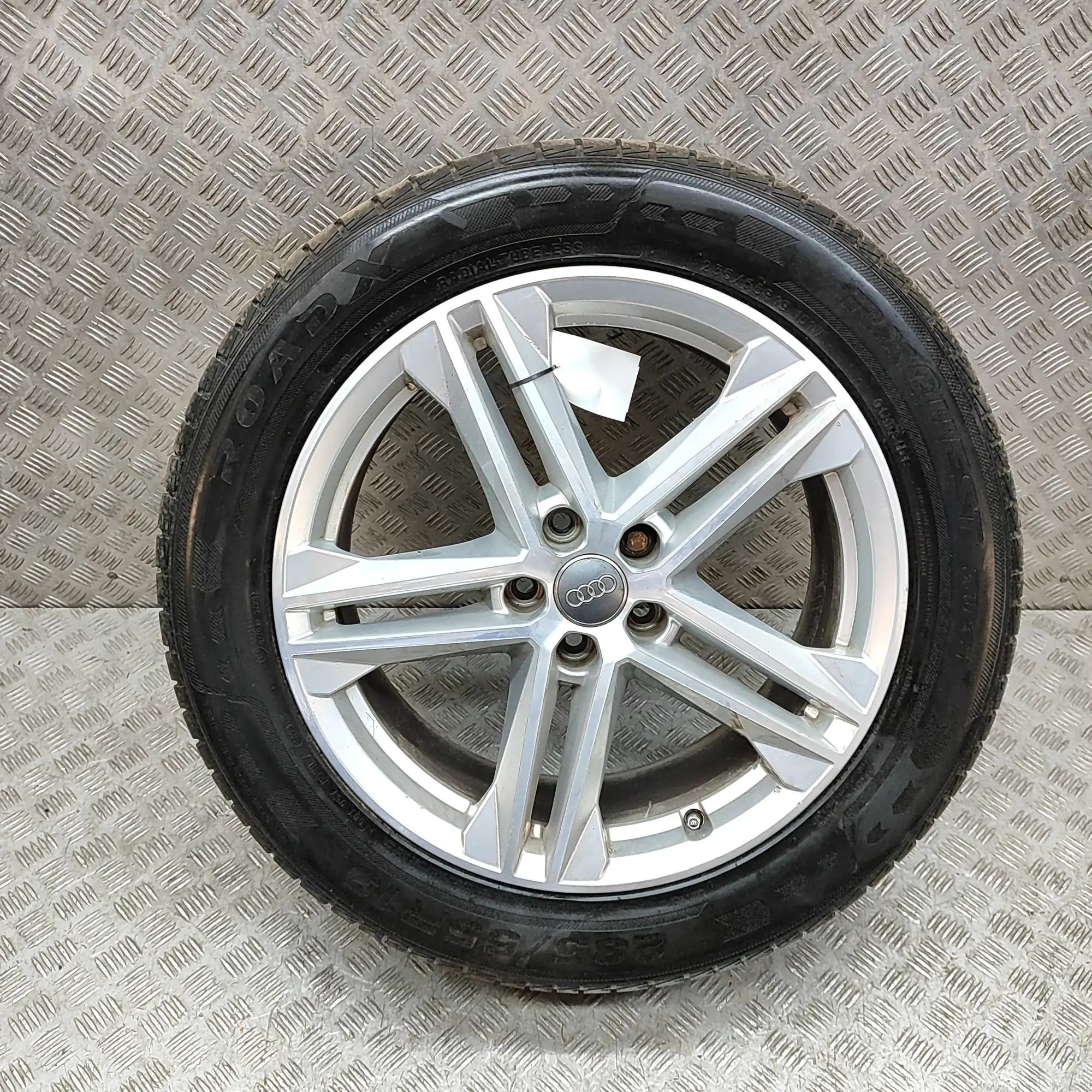 Audi Q5 (FY) Alloy Wheel 80A601025G Alloy Wheel AUDI Q5 (FY) (2016-...)
...