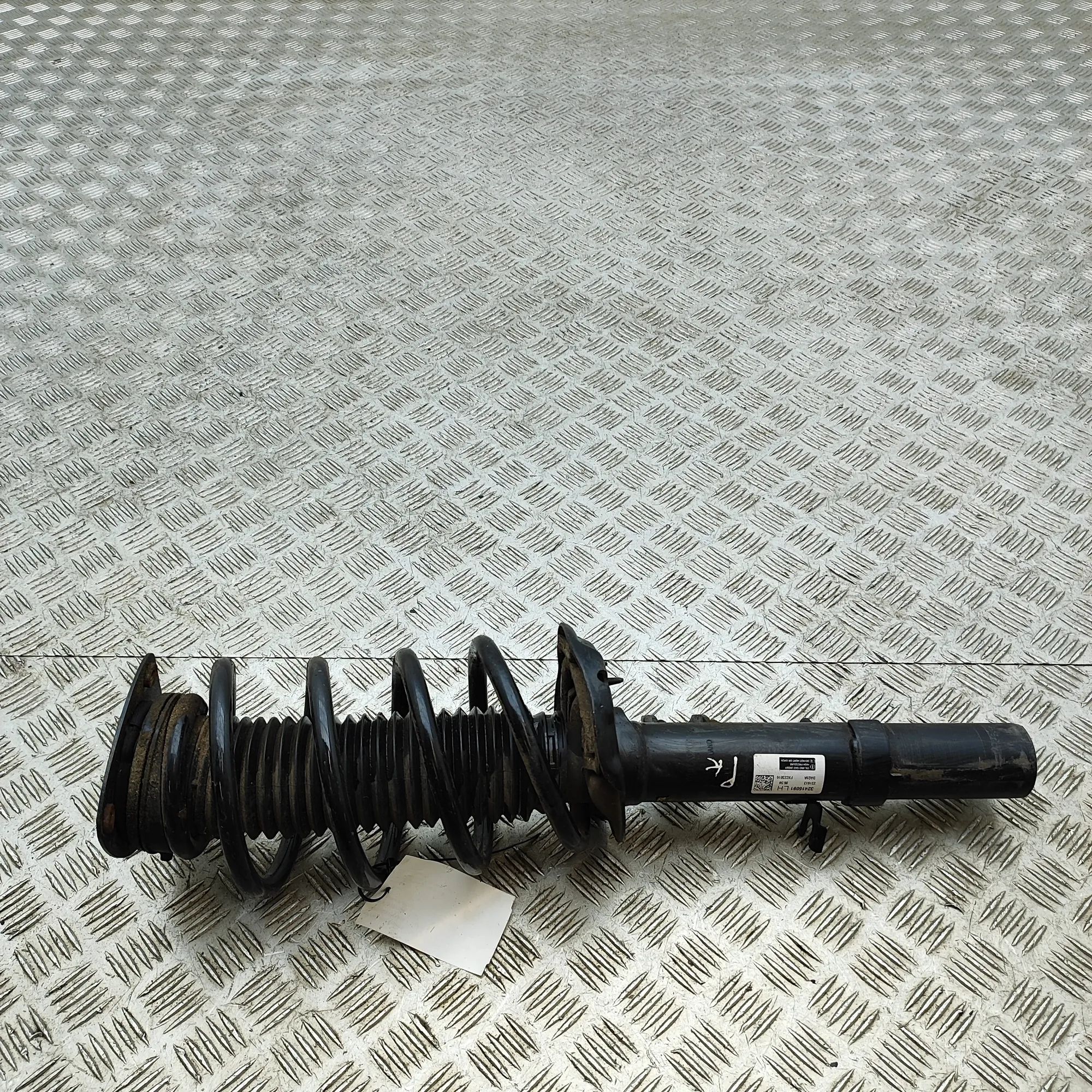 Volvo XC40 / EX40 Front Left Shock Absorber 32416091 Front Left Shock Absorber VOLVO XC40 (...