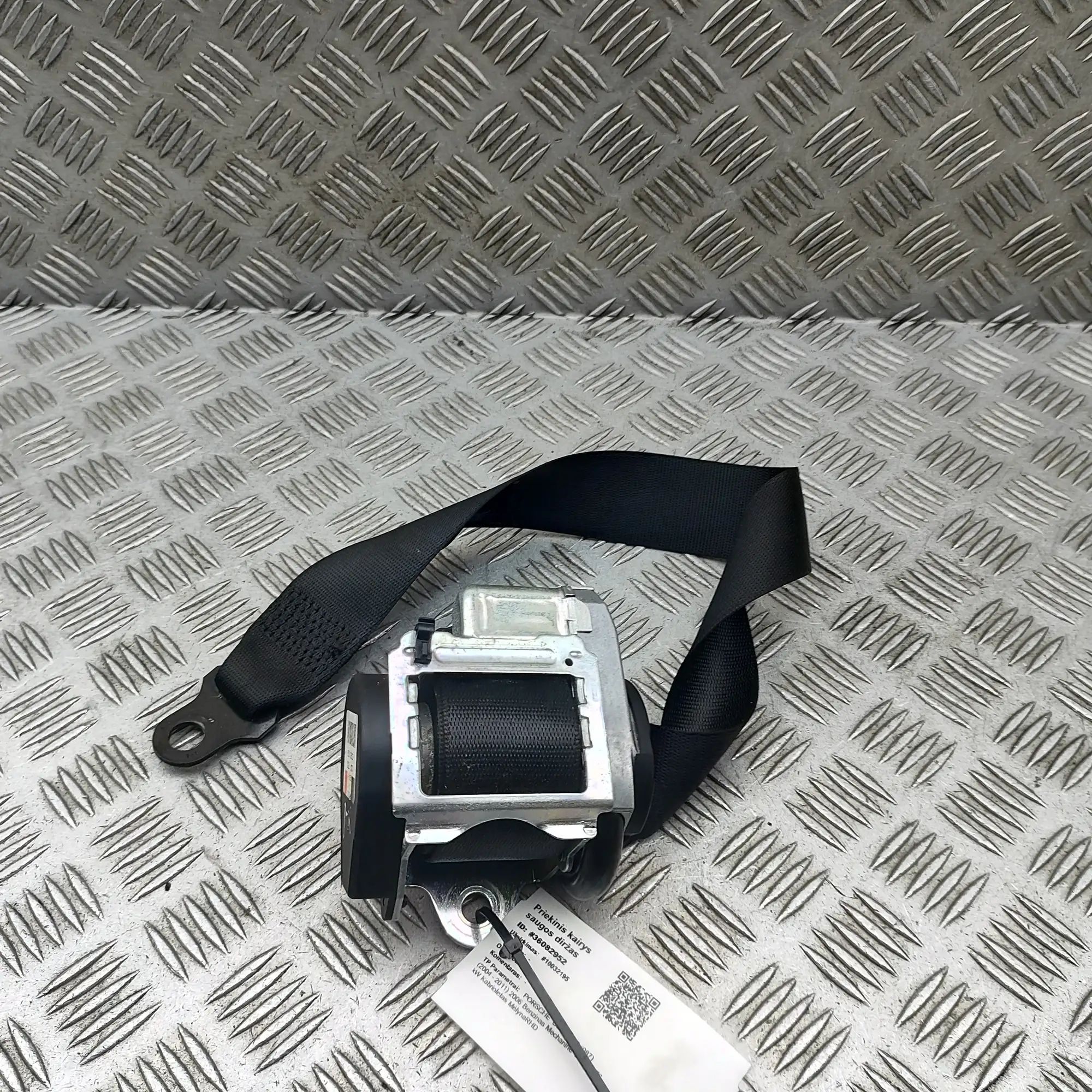 Porsche Boxster (987) Front Left Seatbelt 98780303302, 98780303302A23 Front Left Seatbelt...