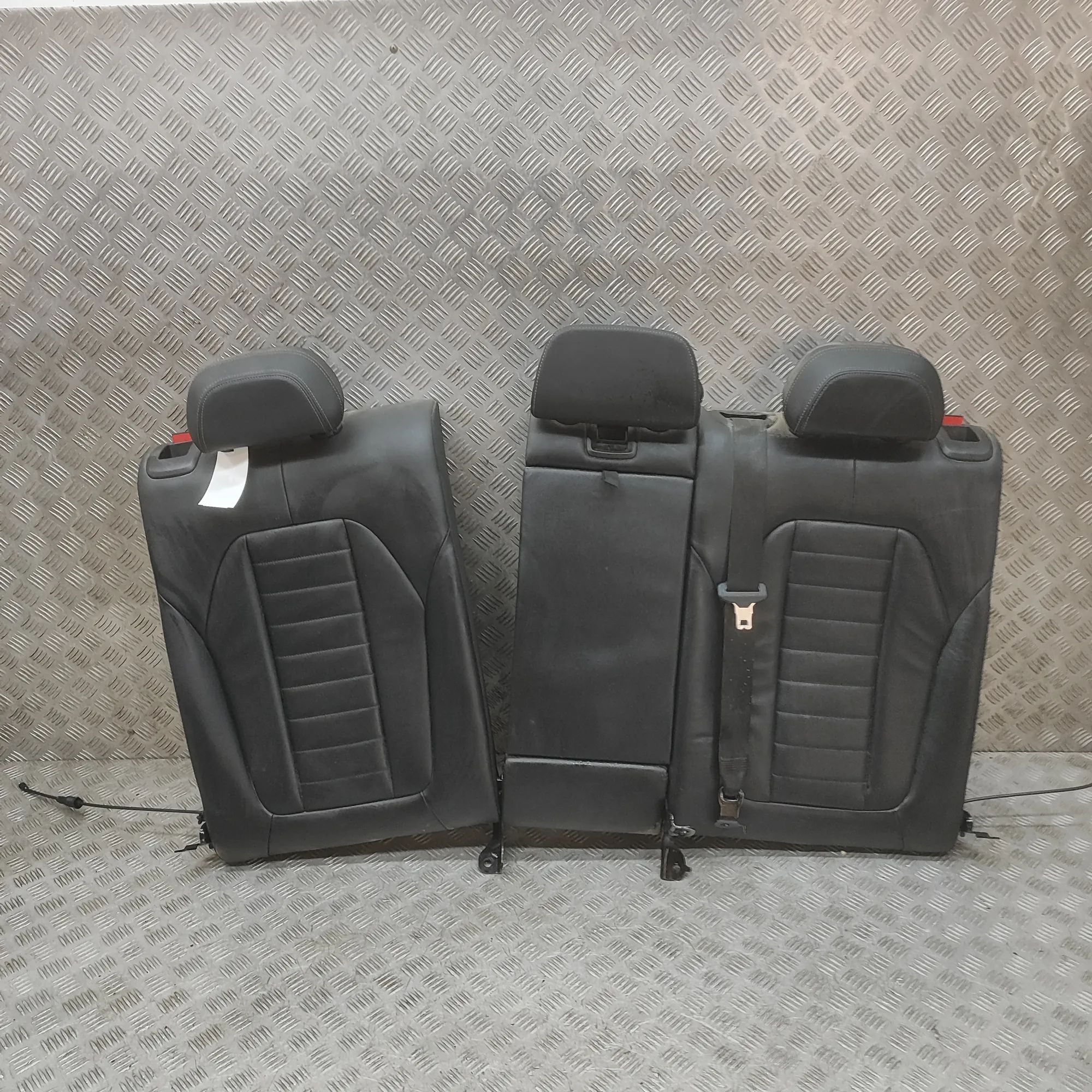 BMW X4 (G02) Takapenkki 6994391, 6994392, 7399318 Rear Seat BMW X4 (G02...