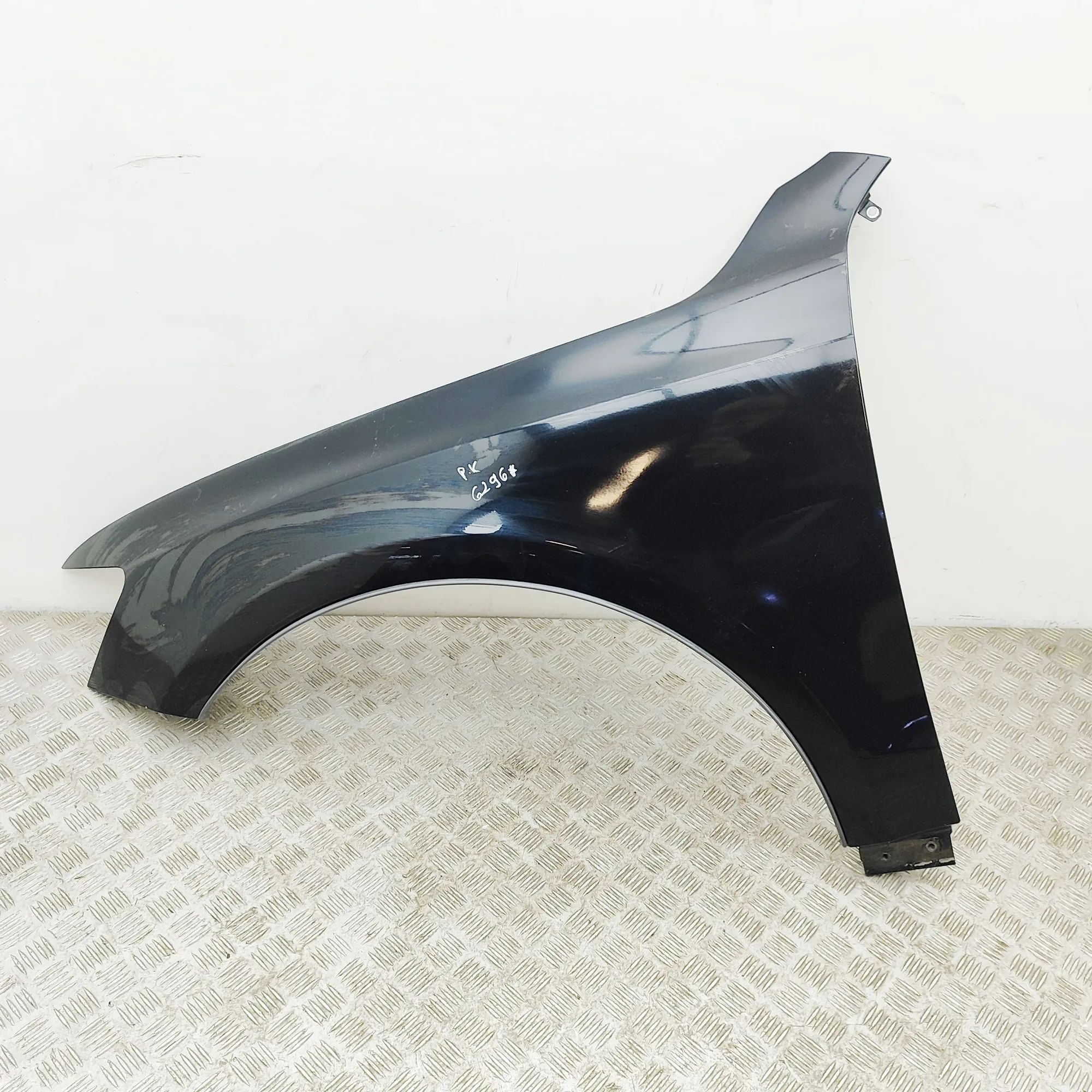 Audi Q5 (8R) Front Left Fender 8R0821105A Front Left Fender AUDI Q5 (8R) (2008...