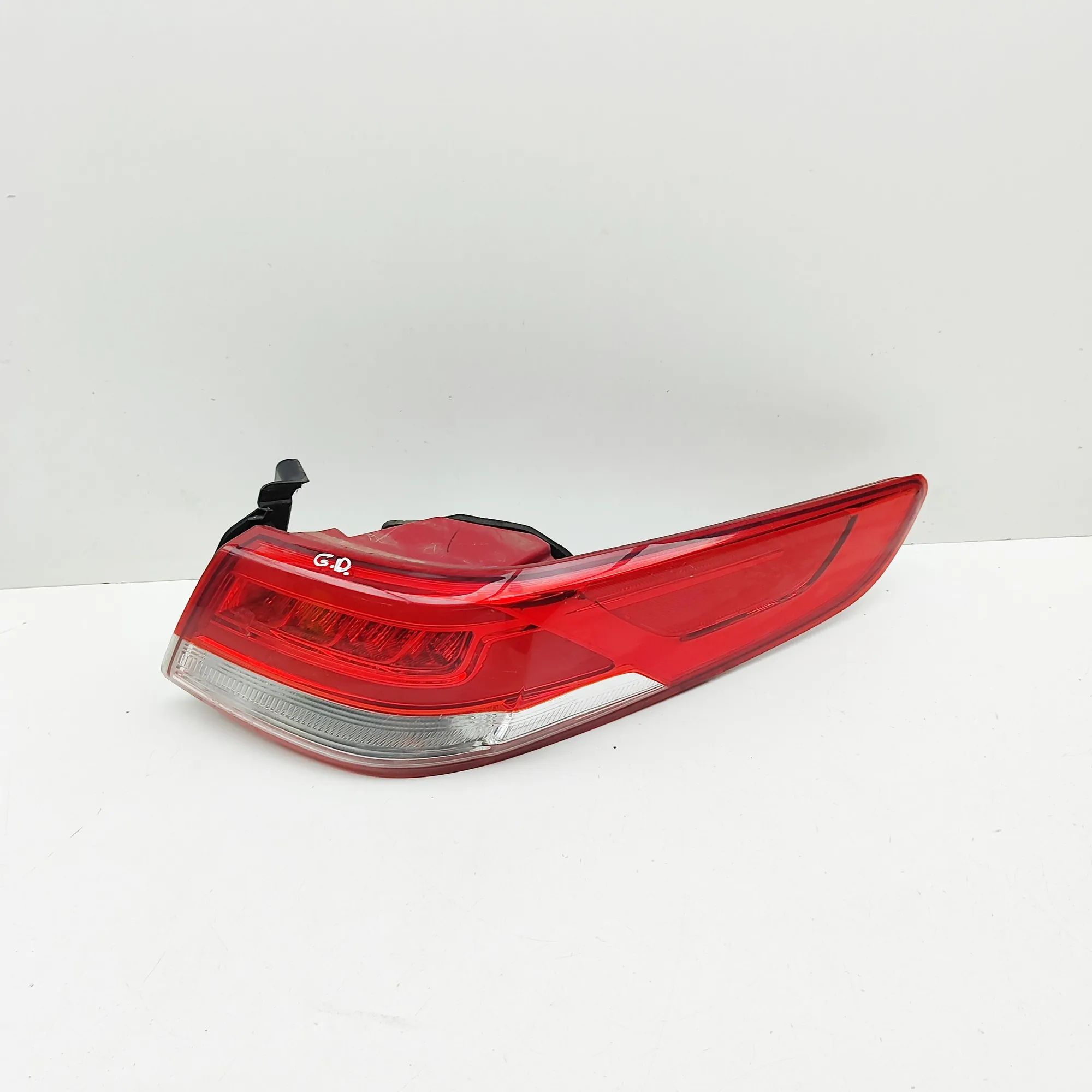 Kia Optima (JF) Rear Right Tail Light 92402-D4200 Rear Right Tail Light KIA OPTIMA (2...