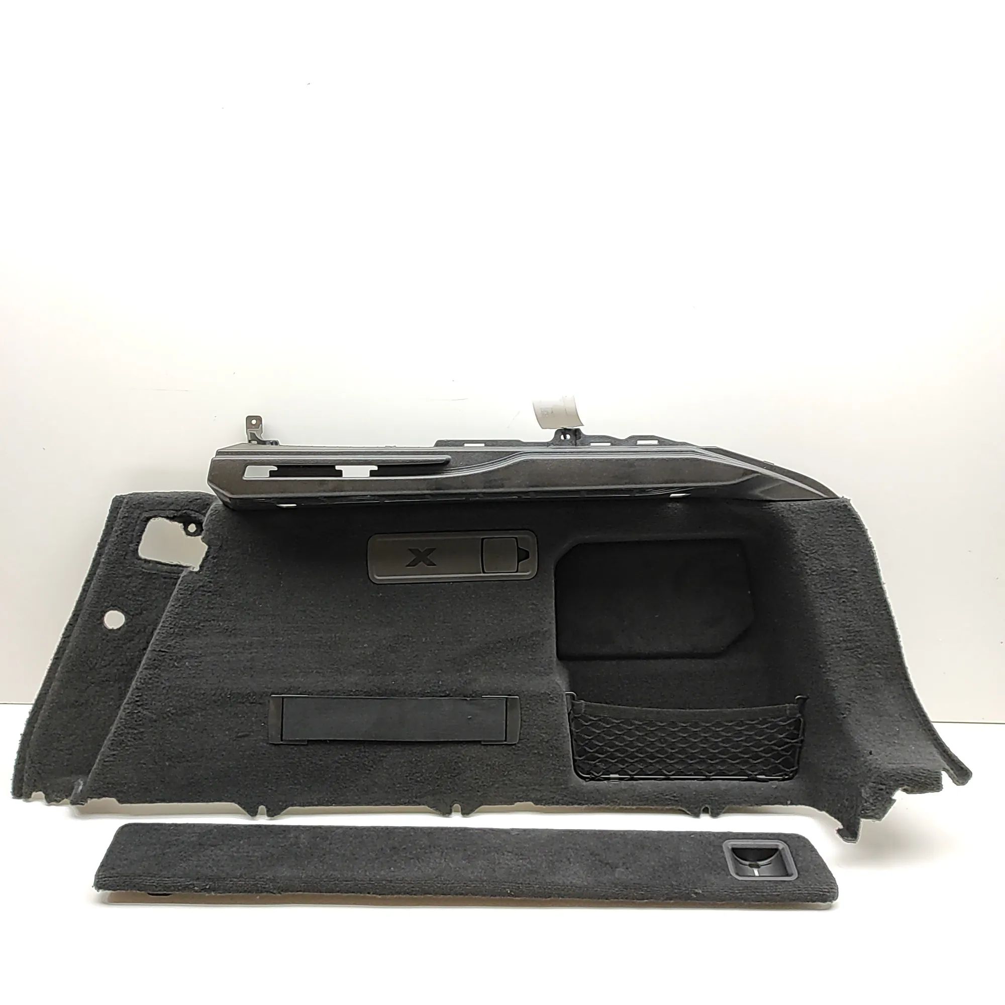 BMW X6 (G06) Right Side Trunk Trim 7470974, 7952256, 5A40FD4 Right Side Trunk Trim...