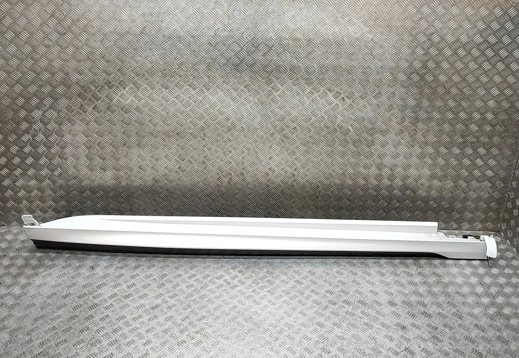 BMW X6 (G06) Right Side Plastic Sideskirt Cover 8099202, 8091650 Right Side Plastic Sideskirt C...