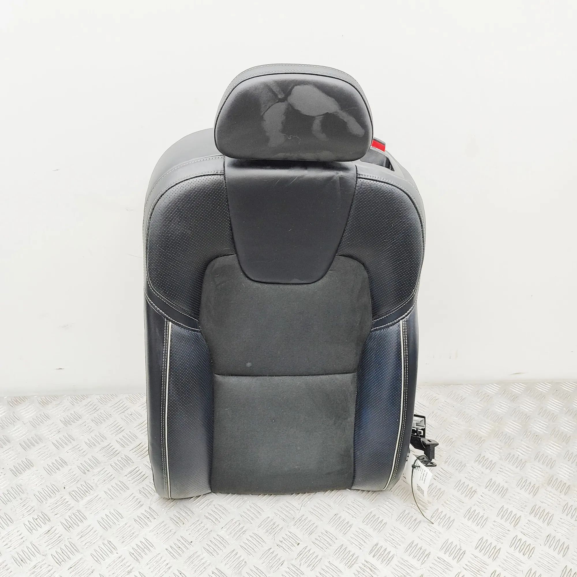 Volvo S90 Takapenkki 31379190 Rear Seat VOLVO V90 (II) (2016-...)

P...