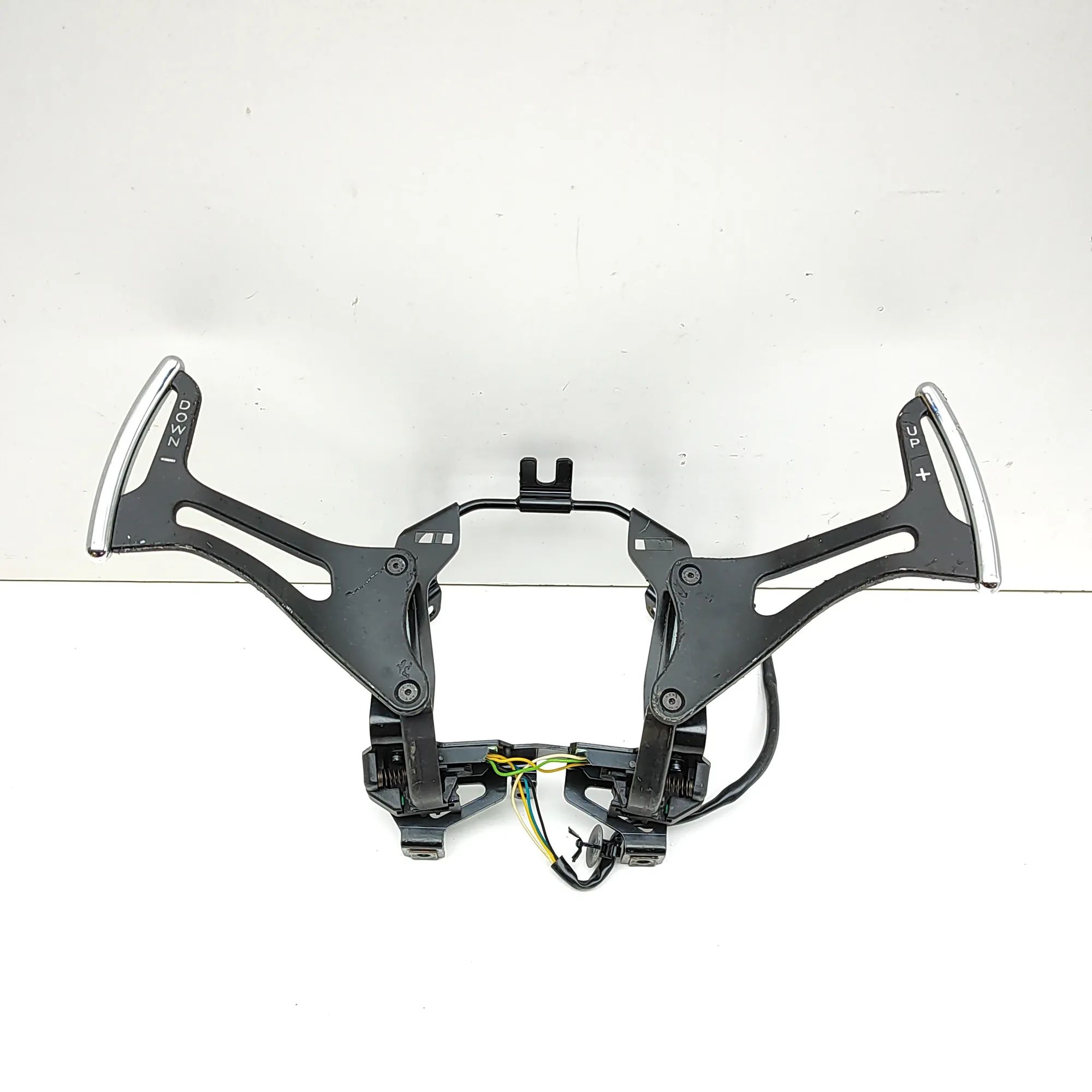 Maserati GranTurismo / GranCabrio Steering Wheel Gear Shifter Paddle 261435 Steering Wheel Gear Shifter Paddle MASER...