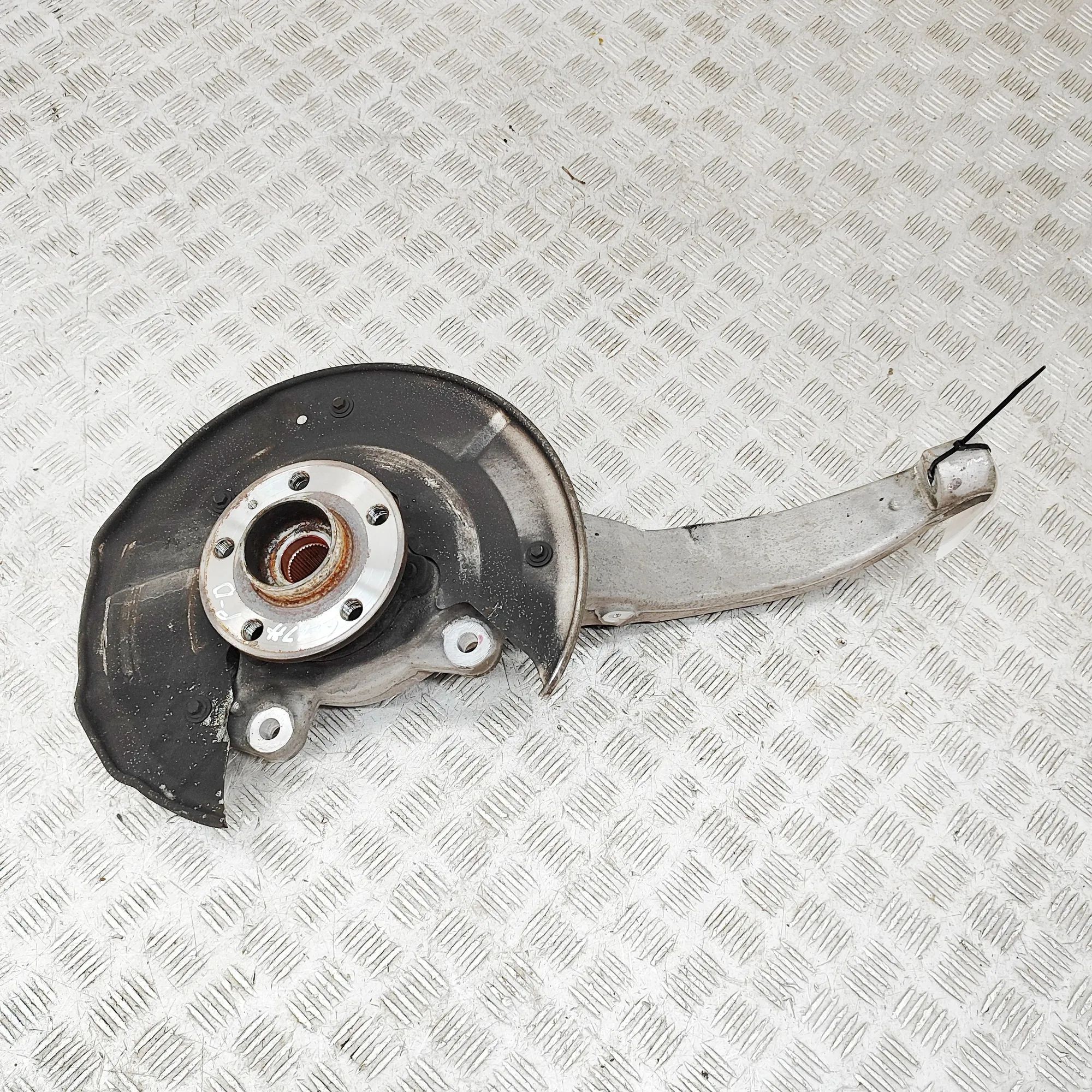 Volvo XC60 Front Right Wheel Hub 31476879 Front Right Wheel Hub VOLVO XC60 (II 2...