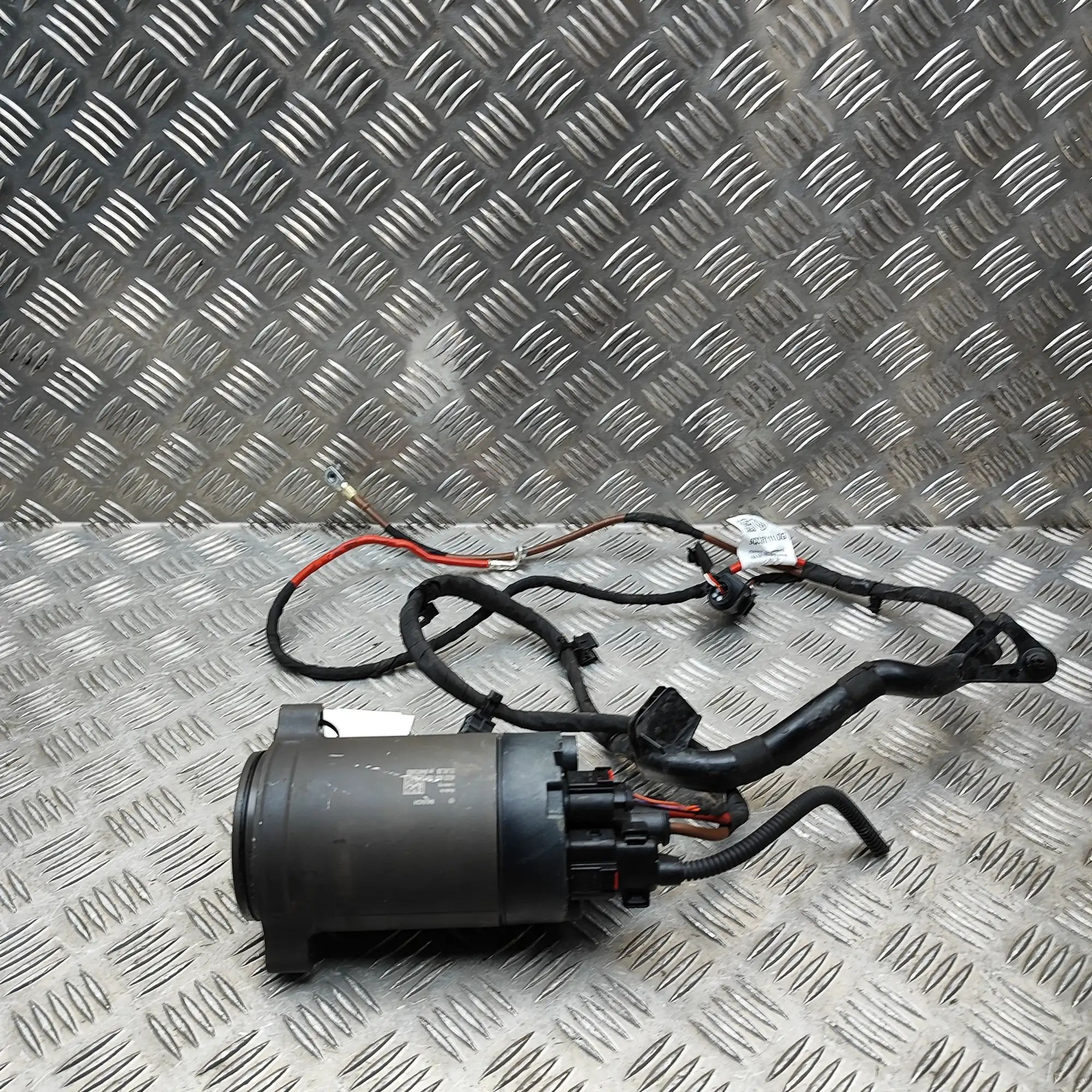 Audi Q3 (F3) Steering Rack Motor 4532039789, 5QC971111DG, 5QC423056J, 4532004252...