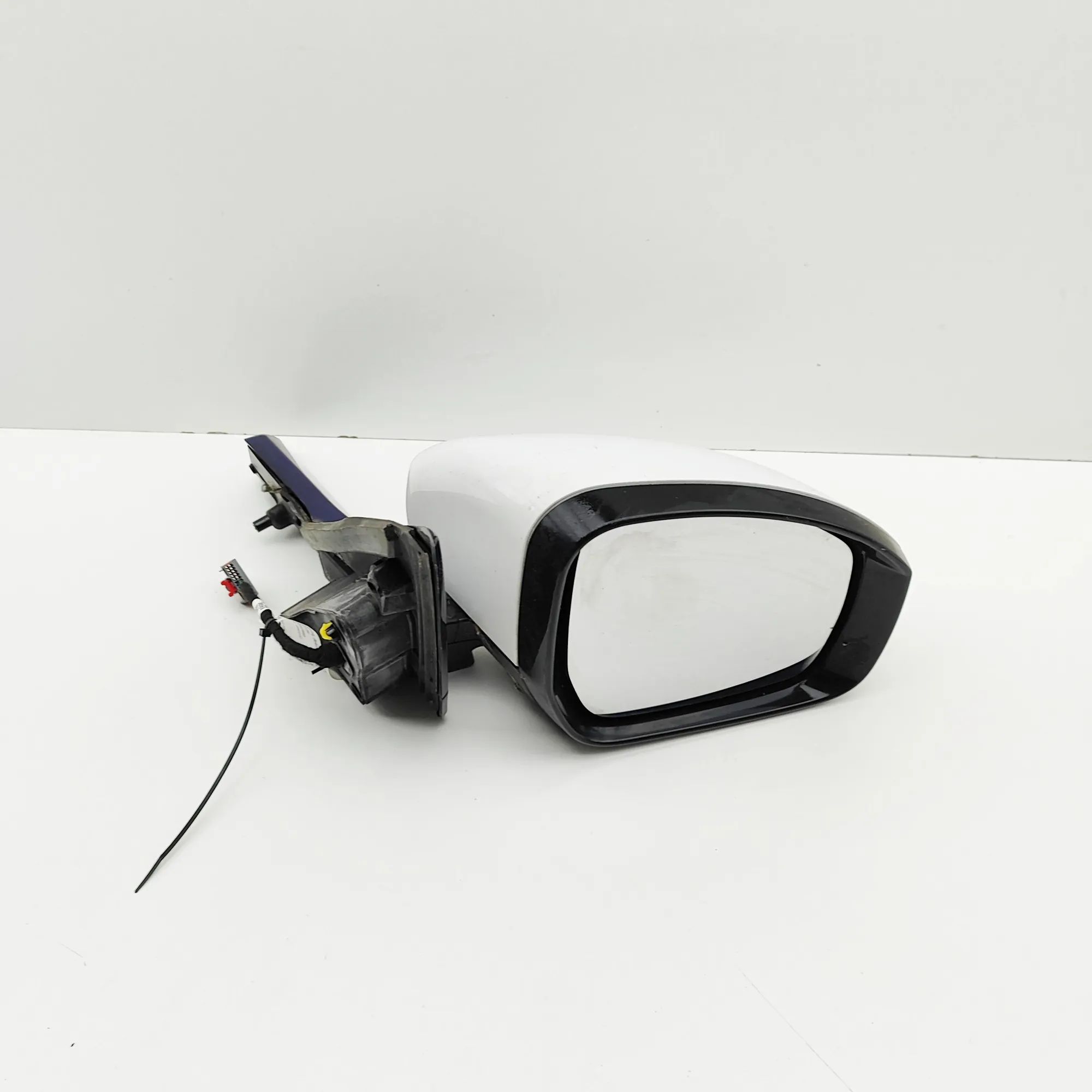 Land Rover Discovery Right Side Wing Mirror HY32-17E698-AB Right Side Wing Mirror LAND ROVE...