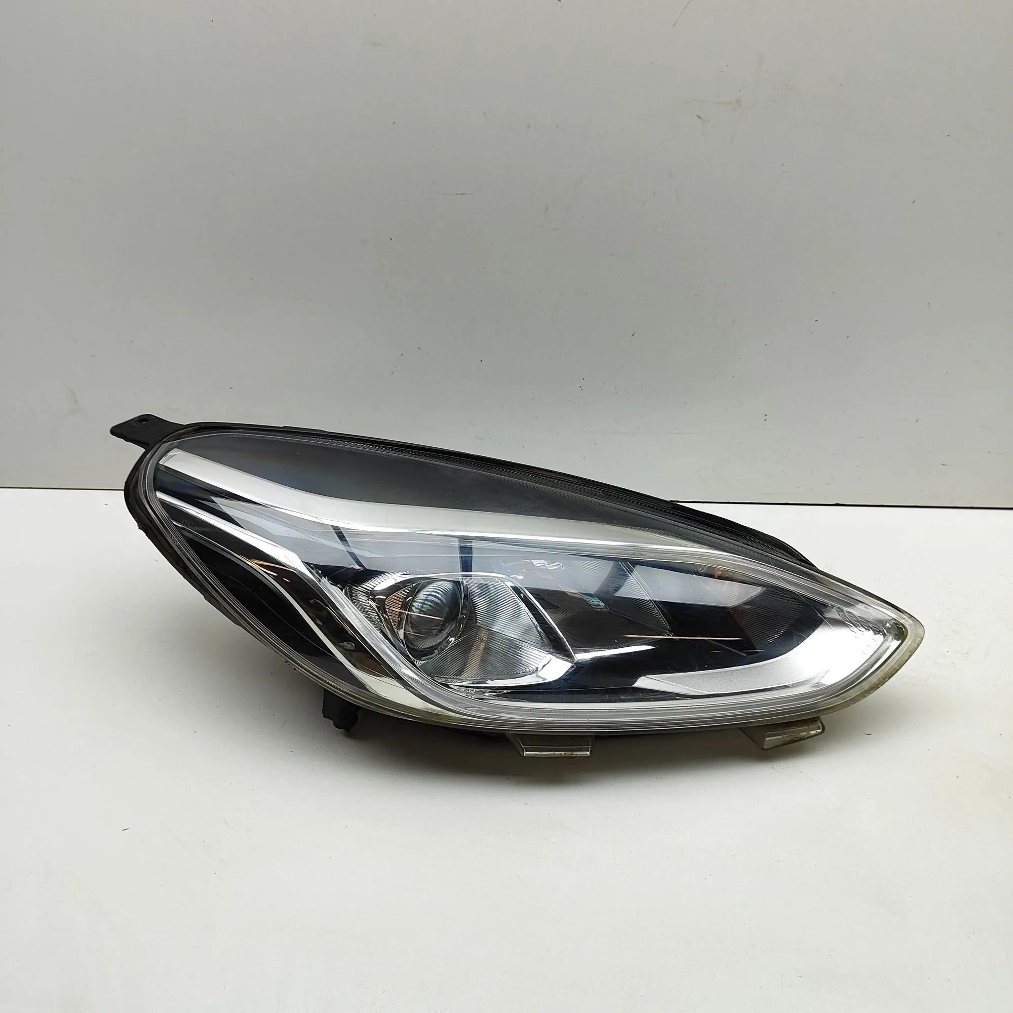 Ford Fiesta Front Right Headlight L1BB-13E014-DD Front Right Headlight FORD FIEST...