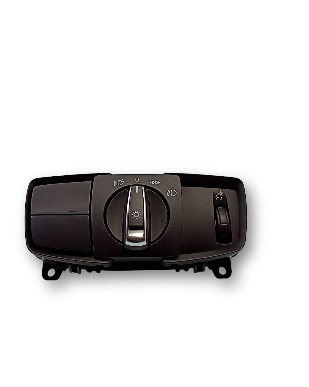 BMW 4 (F32 / F33 / F36) Esitulede / udutulede lüliti  BMW 4 SERIES Light switch OEM 61319288027

Part...