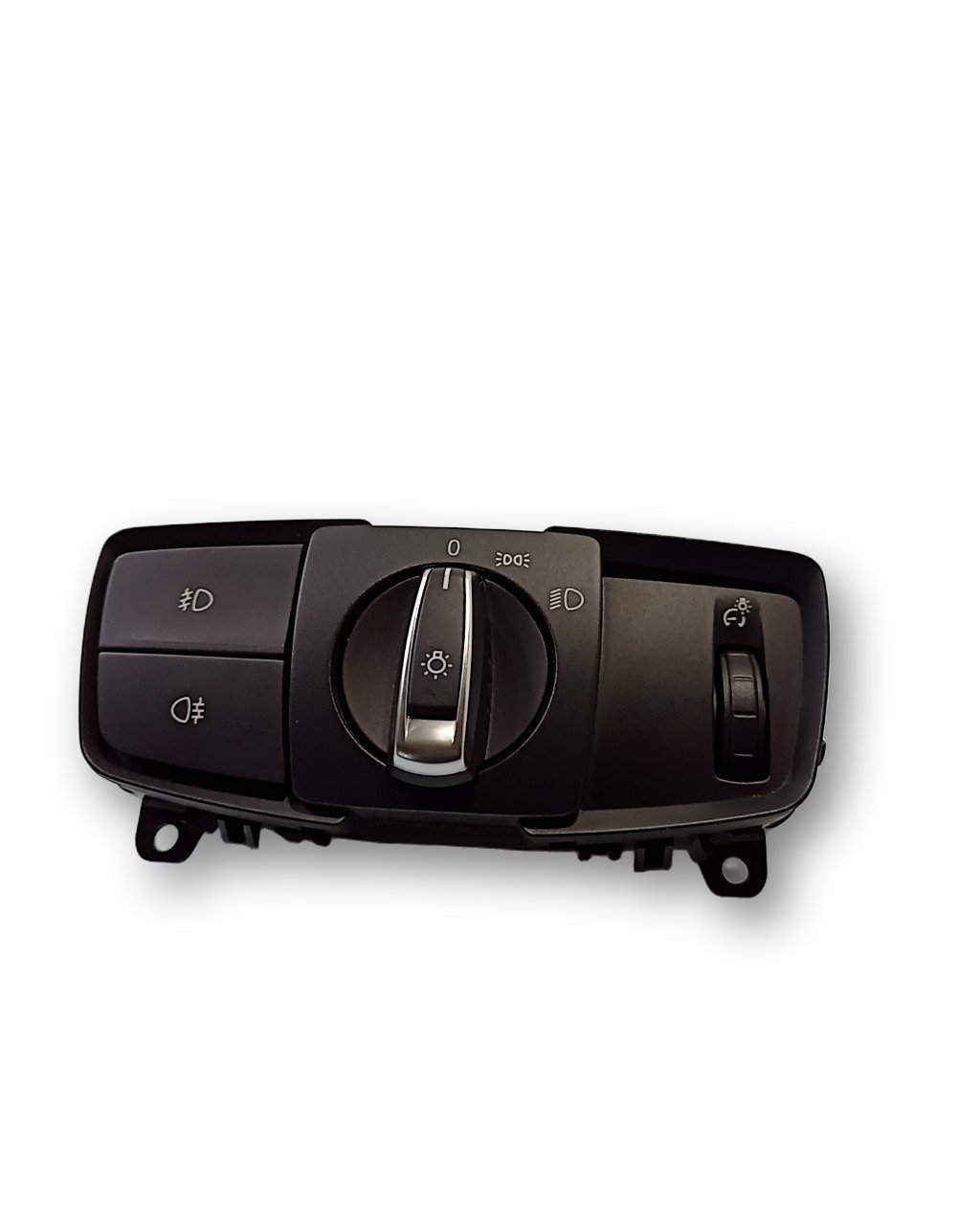 BMW 4 (F32 / F33 / F36) Esitulede / udutulede lüliti  BMW 4 SERIES Light switch OEM 61316847511

Part...
