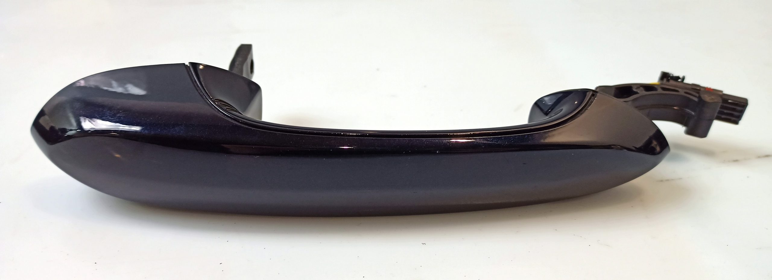 BMW X3 (G45) Front door handle cover BMW X3 Front door handle cover OEM 51218492016
...