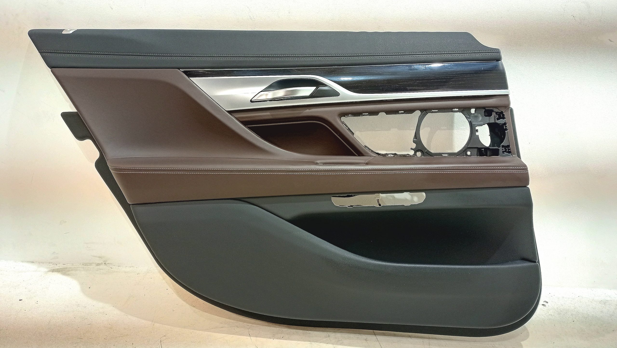 BMW 7 (G11 / G12) Rear door card panel trim BMW 7 SERIES Rear door card panel trim OEM 5142...