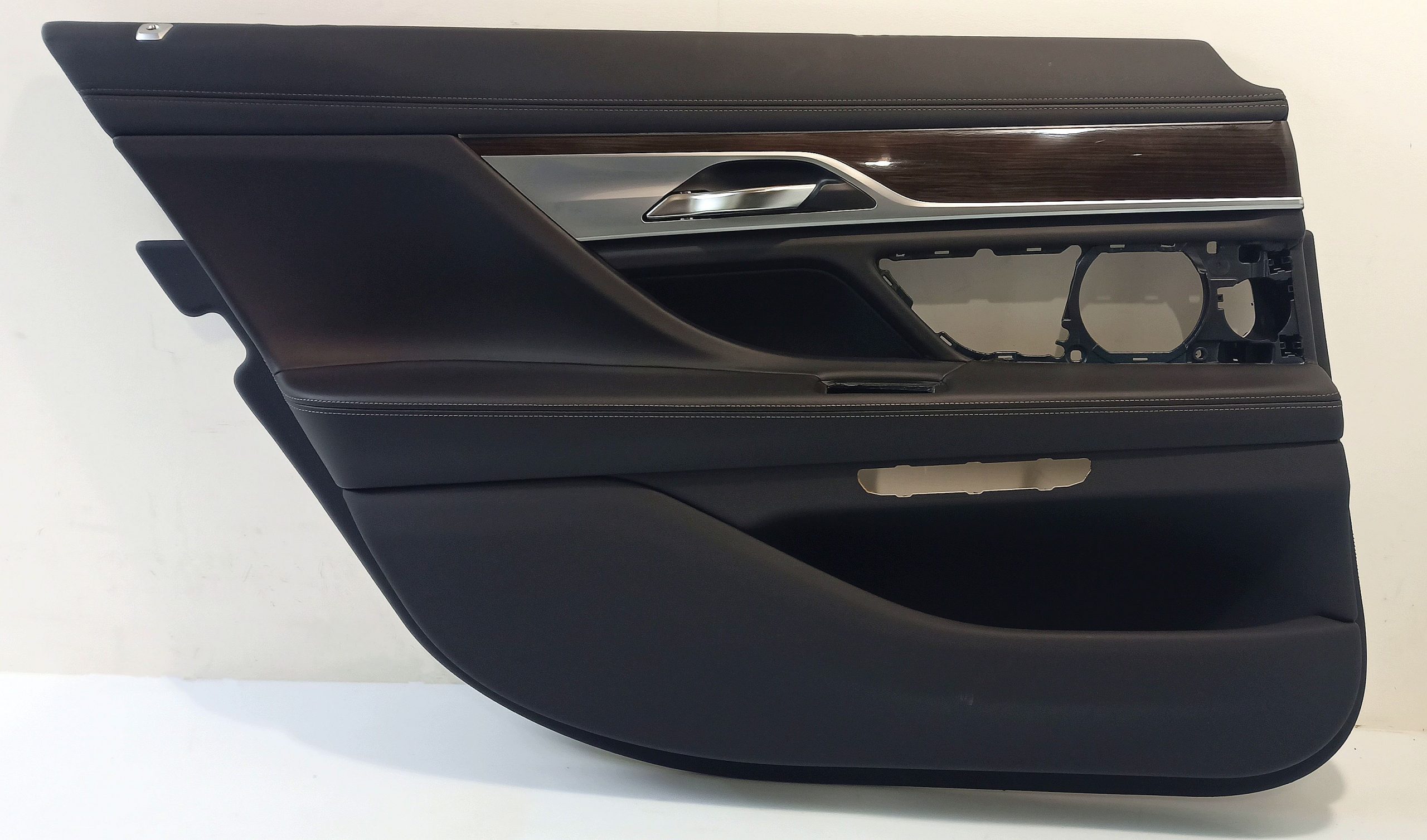 BMW 7 (G11 / G12) Rear door card panel trim BMW 7 SERIES Rear door card panel trim OEM 5142...
