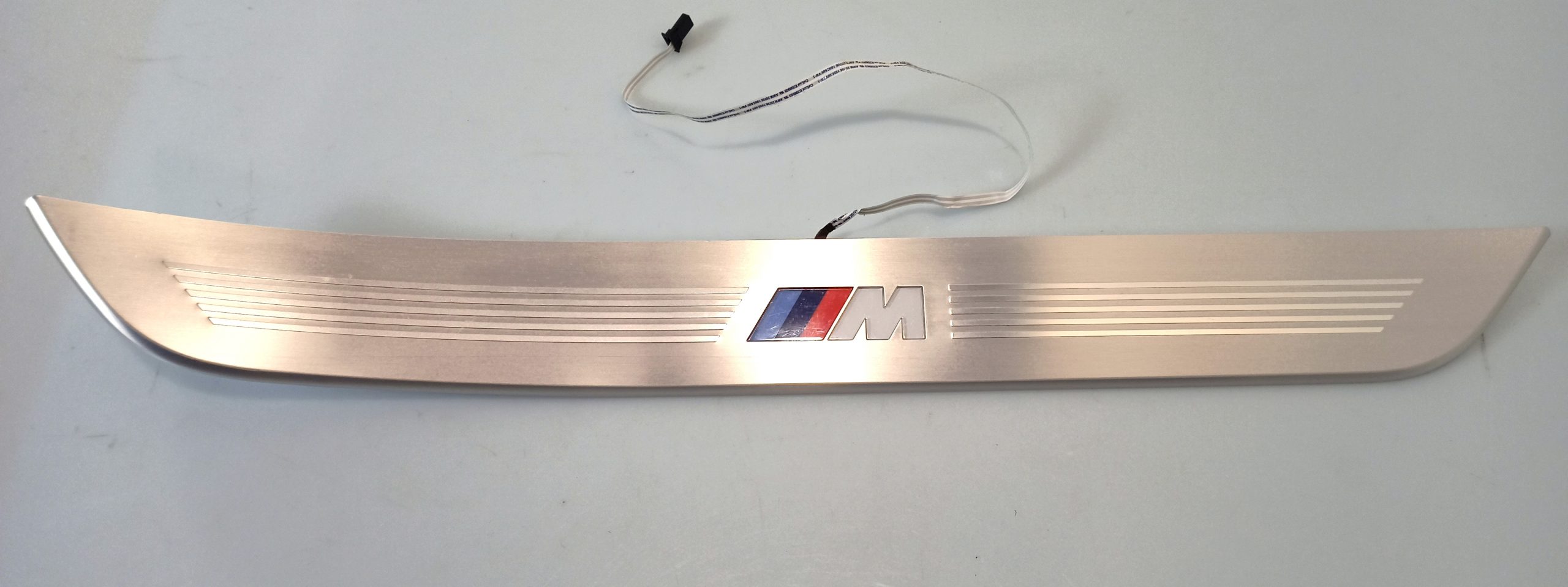 BMW 7 (G11 / G12) Front sill trim cover BMW 7 SERIES Front sill trim cover OEM 51478061...