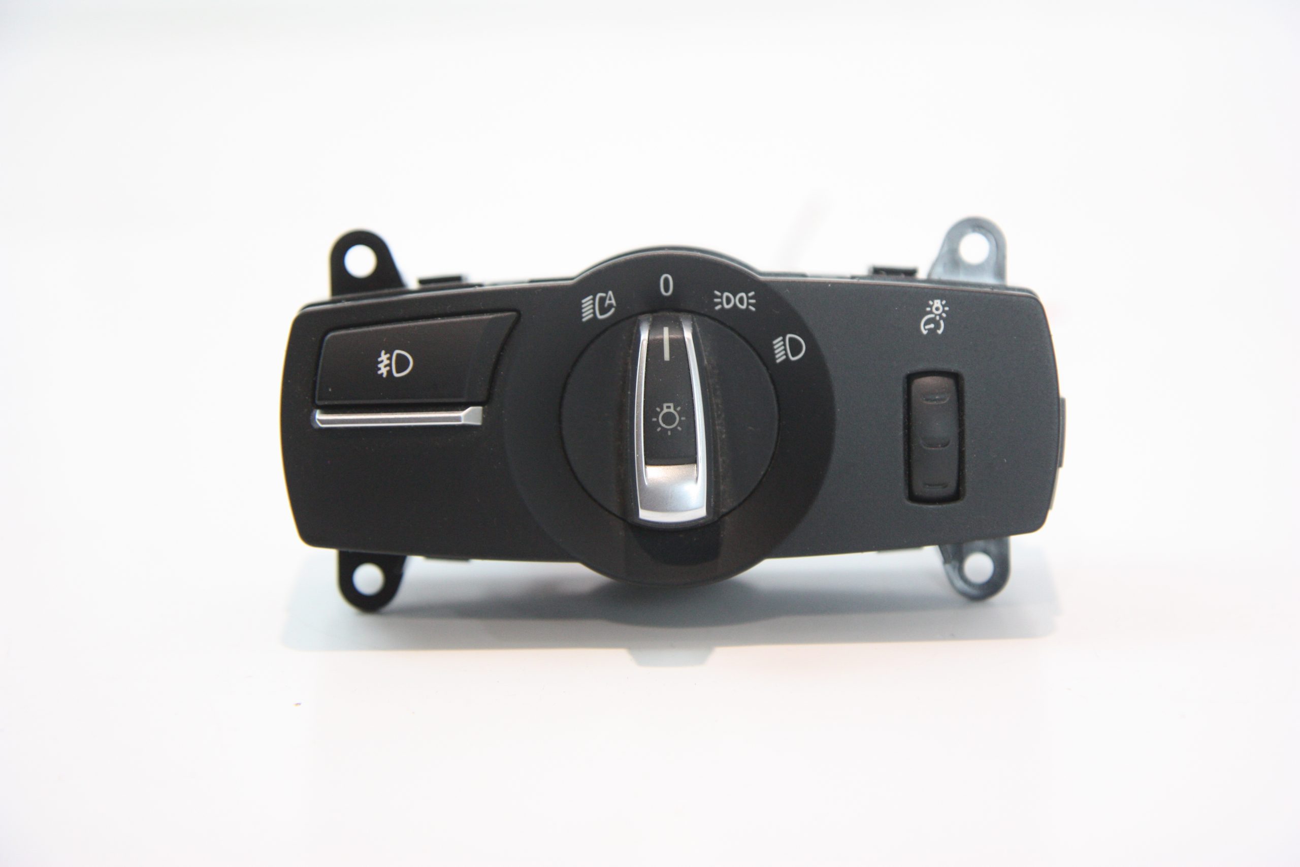 BMW 6 (F06 / F12 / F13) Свет переключатель BMW 6 SERIES Light switch OEM 61316803962

Part...