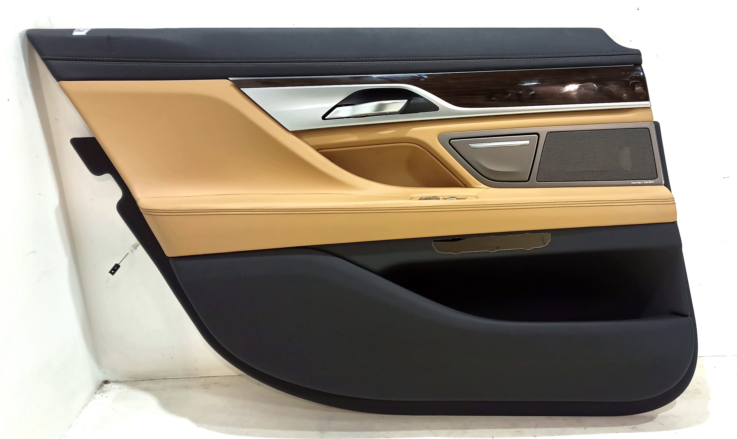 BMW 7 (G11 / G12) Rear door card panel trim BMW 7 SERIES Rear door card panel trim OEM 5142...