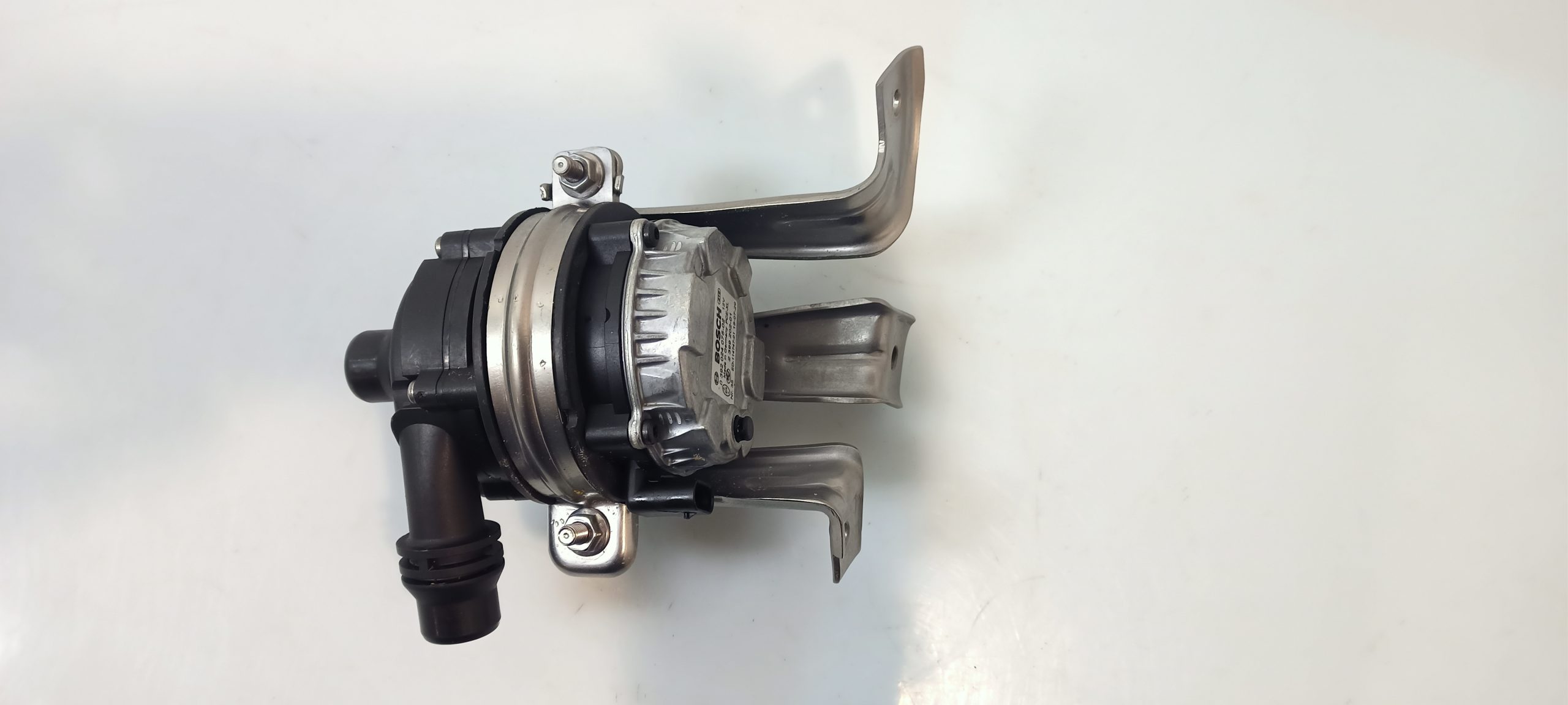BMW 6 (F06 / F12 / F13) Electric auxiliary coolant/water pump BMW 6 SERIES Electric auxiliary coolant/water p...