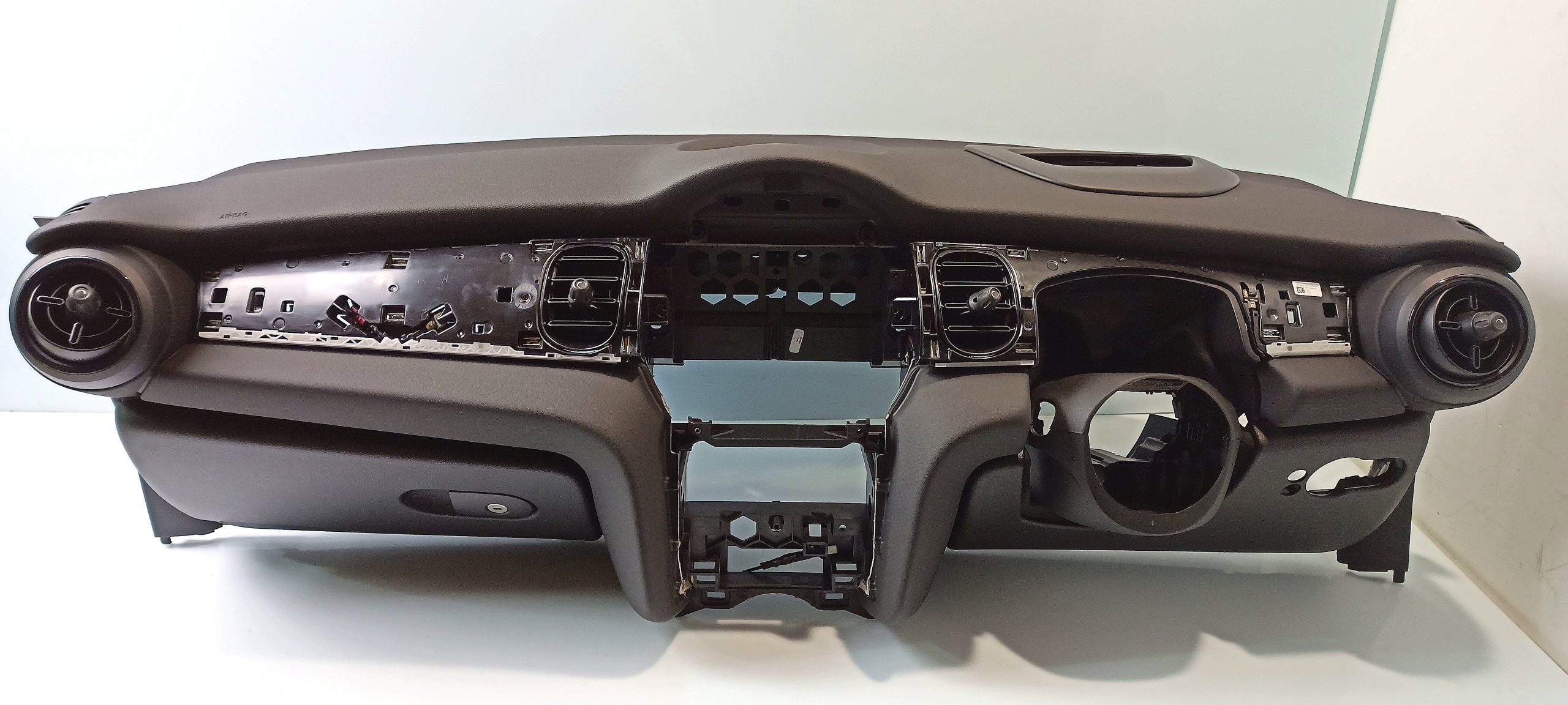 BMW 5 / i5 (G60 / G61) Dashboard BMW MINI Cabrio F57 LCI Dashboard OEM 3N90626

...