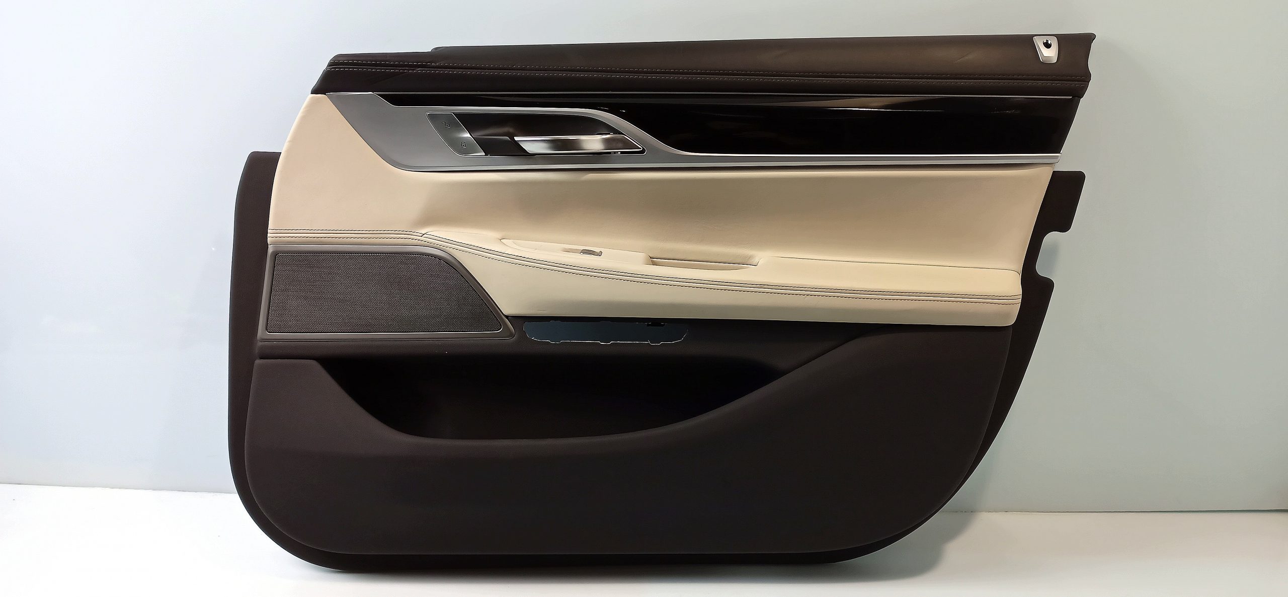 BMW 7 (G11 / G12) Front door card panel trim BMW 7 SERIES Front door card panel trim OEM 514...