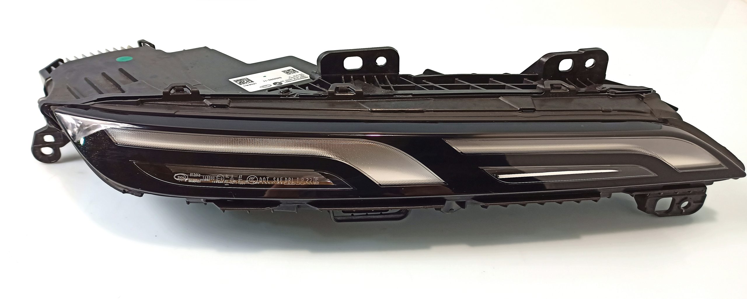 BMW 7 / i7 (G70) LED Daytime headlight BMW 7' G70 LED Daytime headlight OEM 9450080

P...