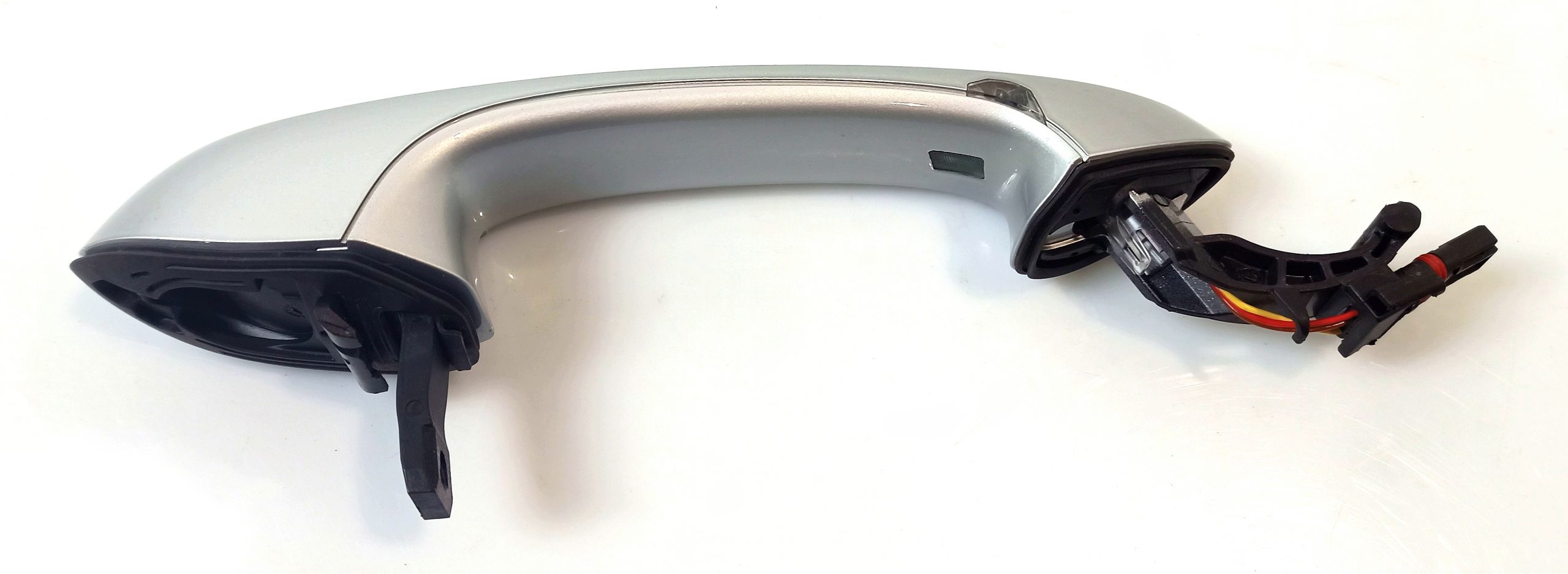 BMW 3 (G20 / G21) Rear door handle cover BMW 3 SERIES Rear door handle cover OEM 5121949...
