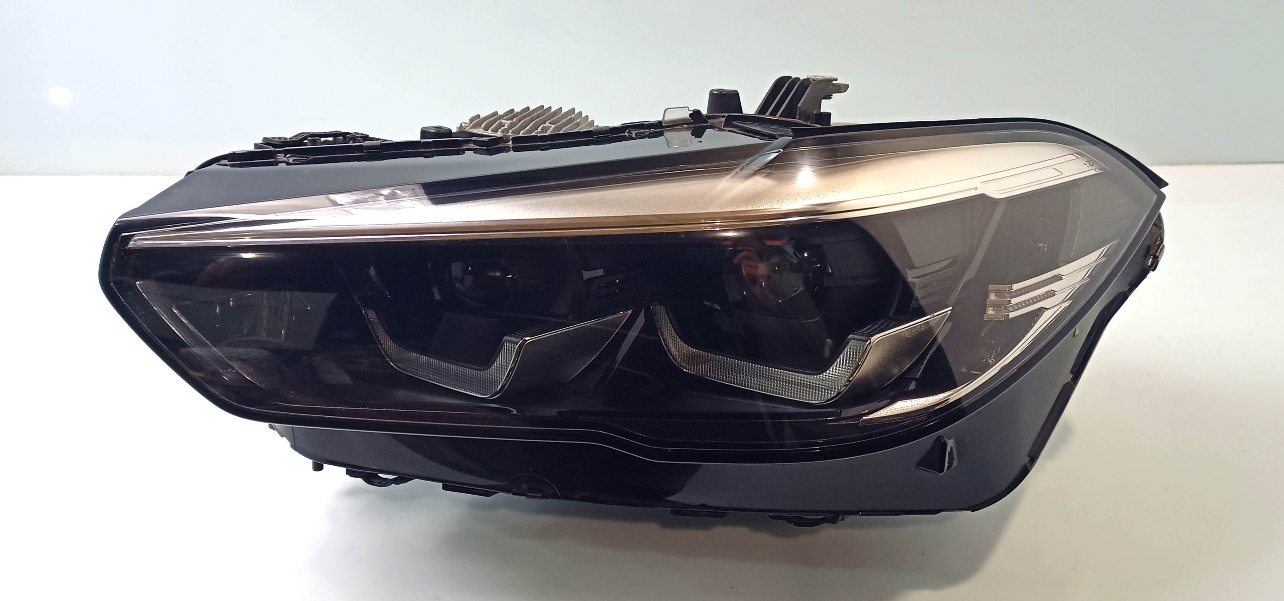 BMW X5 / iX5 (G65) Headlight/headlamp BMW X5 Headlight/headlamp OEM 63117933362

Part...