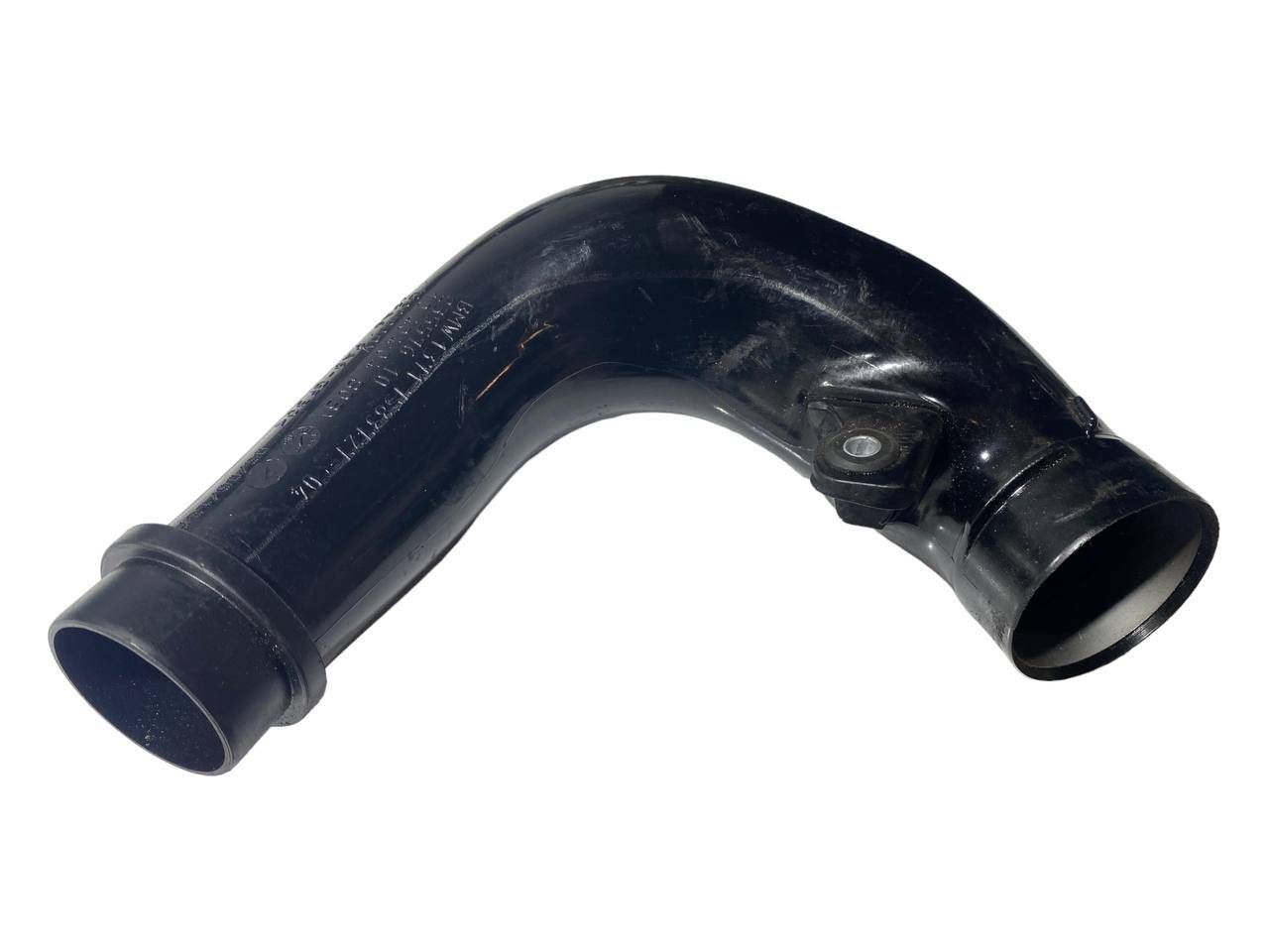 BMW 5 (F10 / F11) Air intake duct part BMW 5 SERIES Air intake duct part OEM 137175837...
