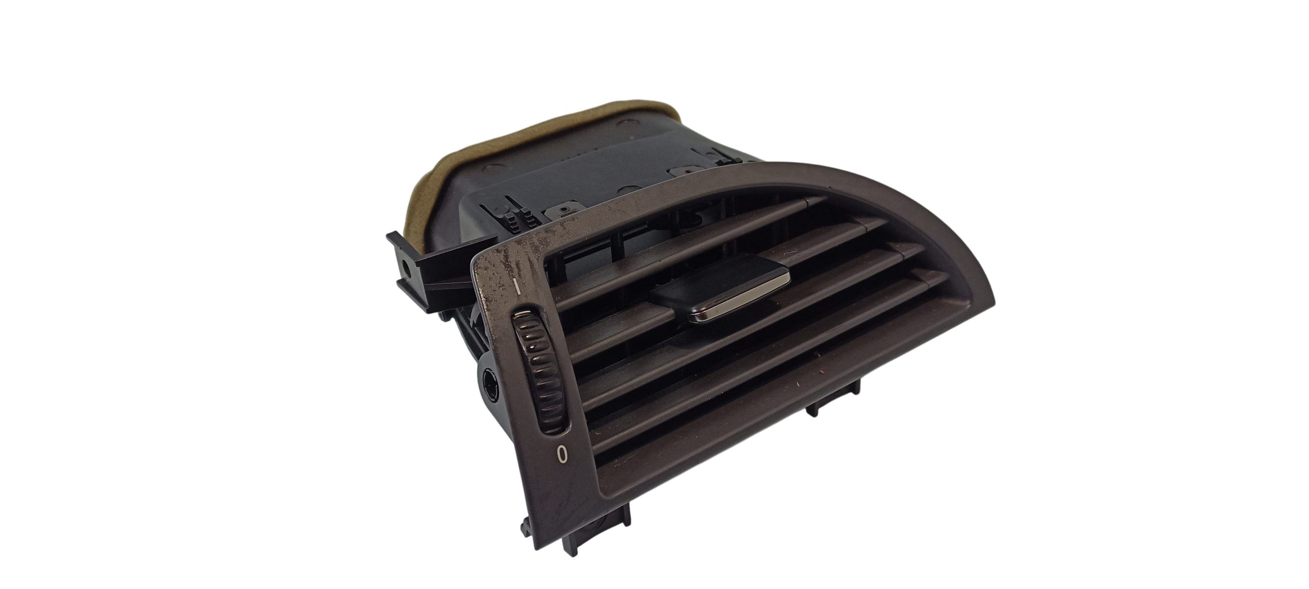 BMW 6 (E63 / E64) Dash center air vent grill