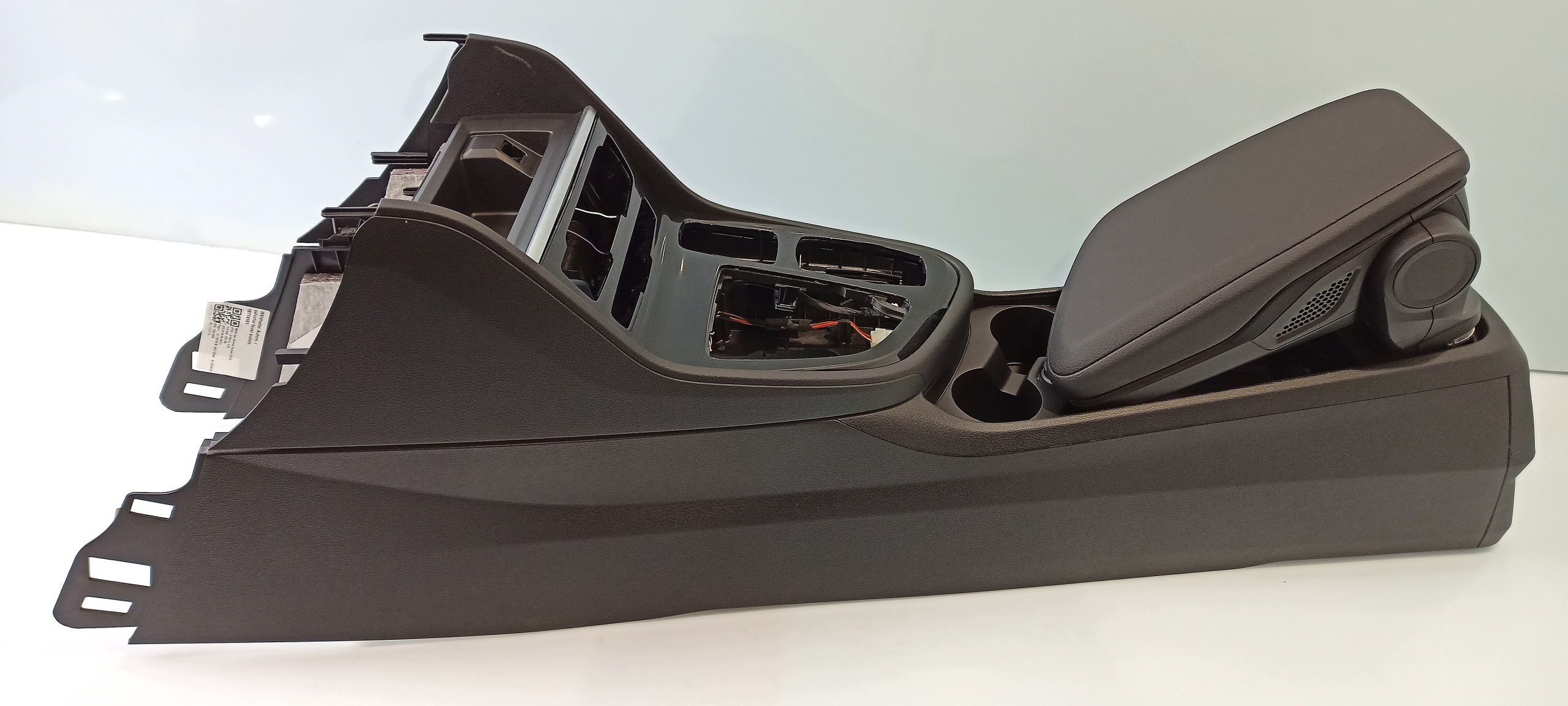 BMW 2 (F22 / F23) center console BMW 2 SERIES center Console OEM 51165A83EB0

Pa...