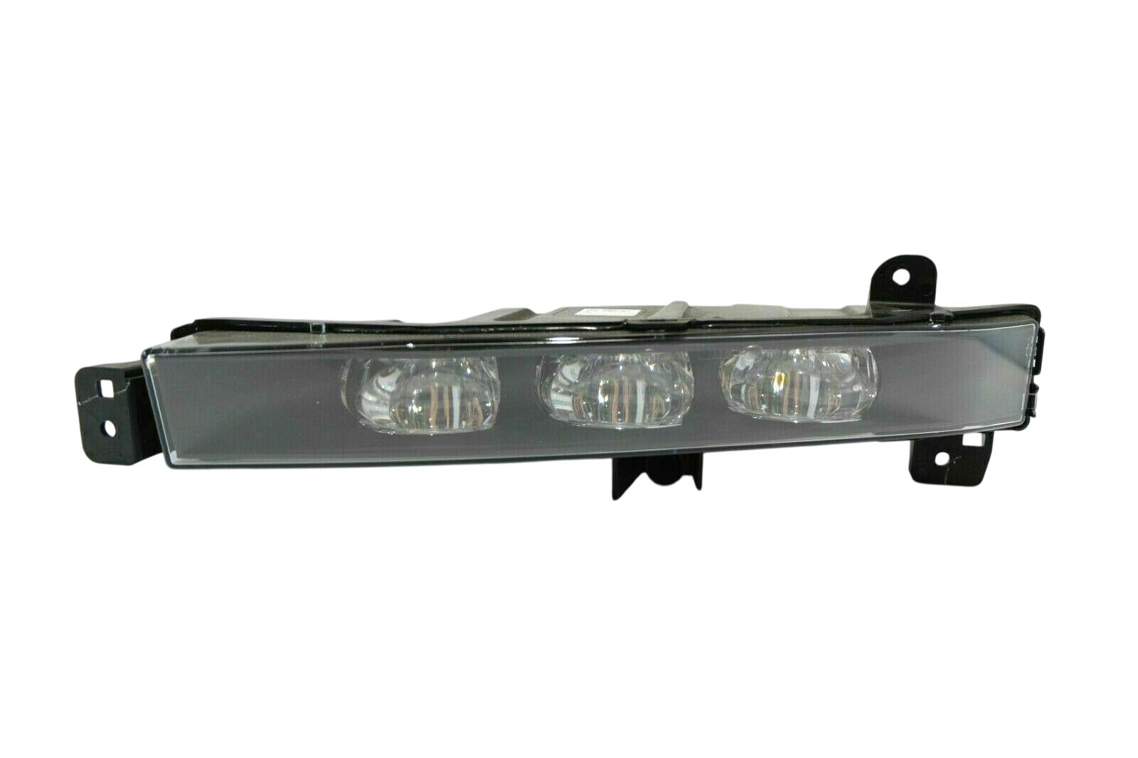 BMW 7 (G11 / G12) Front fog light BMW 7 SERIES Front fog light OEM 63177342953

P...