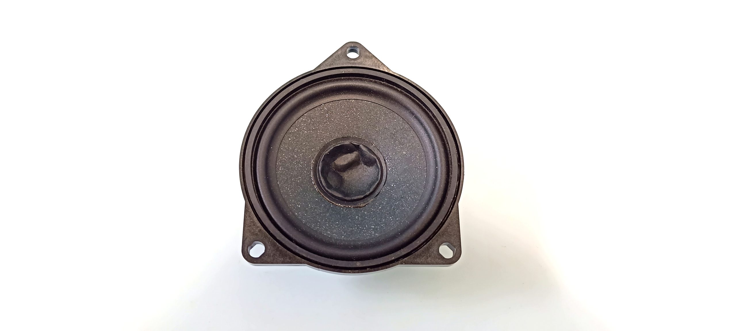 BMW 3 (G20 / G21) Front door speaker BMW 3 SERIES Front door speaker OEM 2622545

Pa...