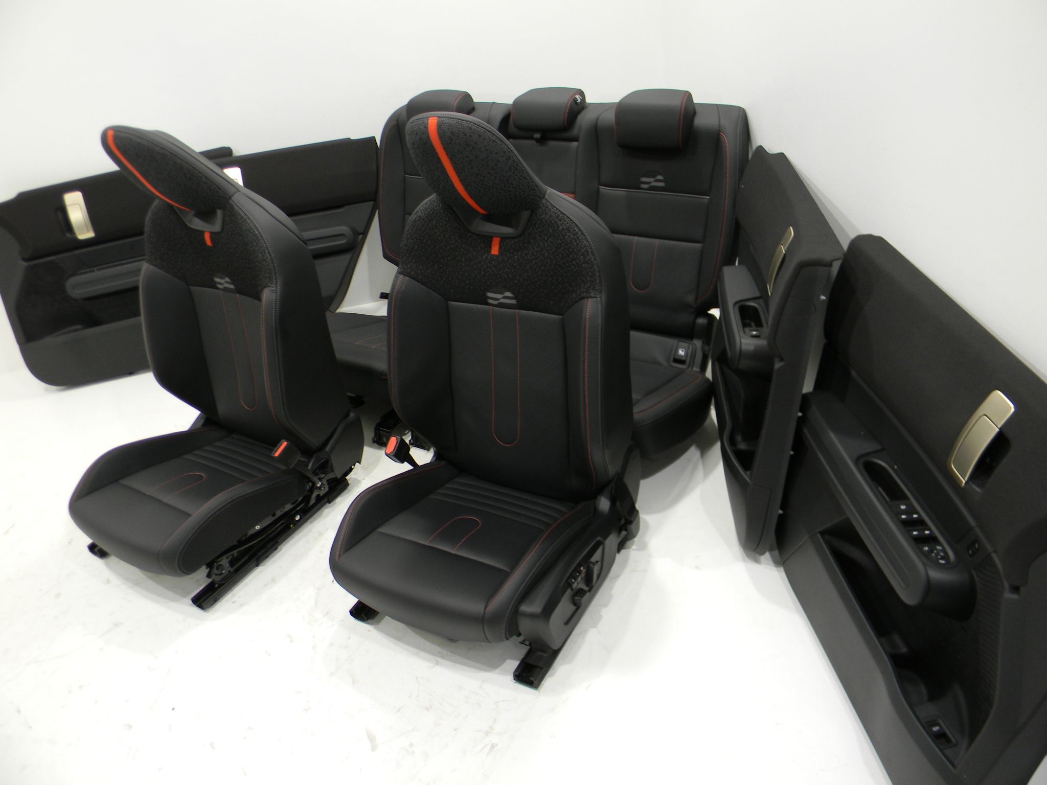 BMW 2 (F74) Seat Set BMW MINI U25 JCW Countryman Seat Set OEM 7N0227...