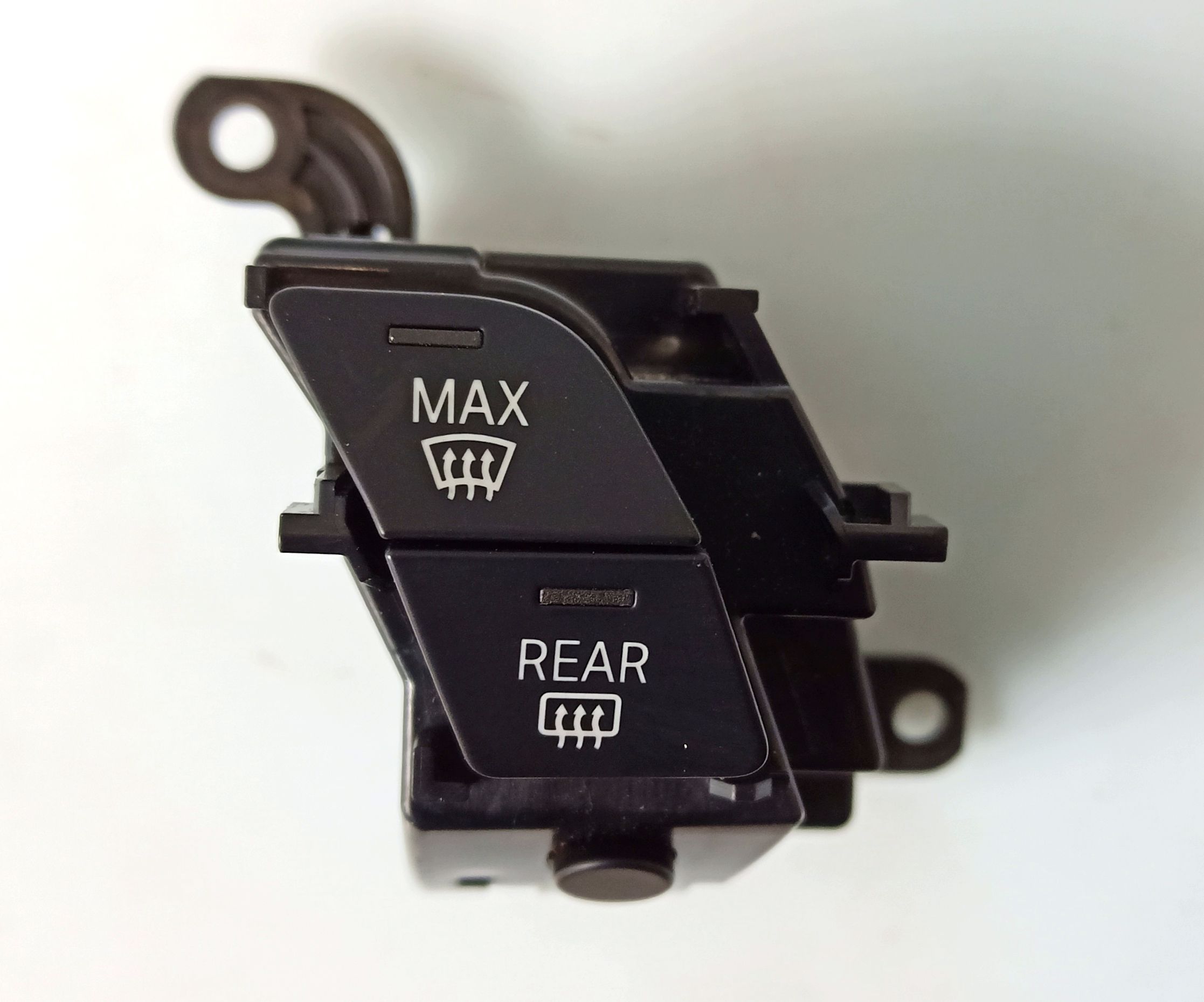 BMW X1 (E84) Air circulation switch BMW X1 Air circulation switch OEM 61315A500B1

...