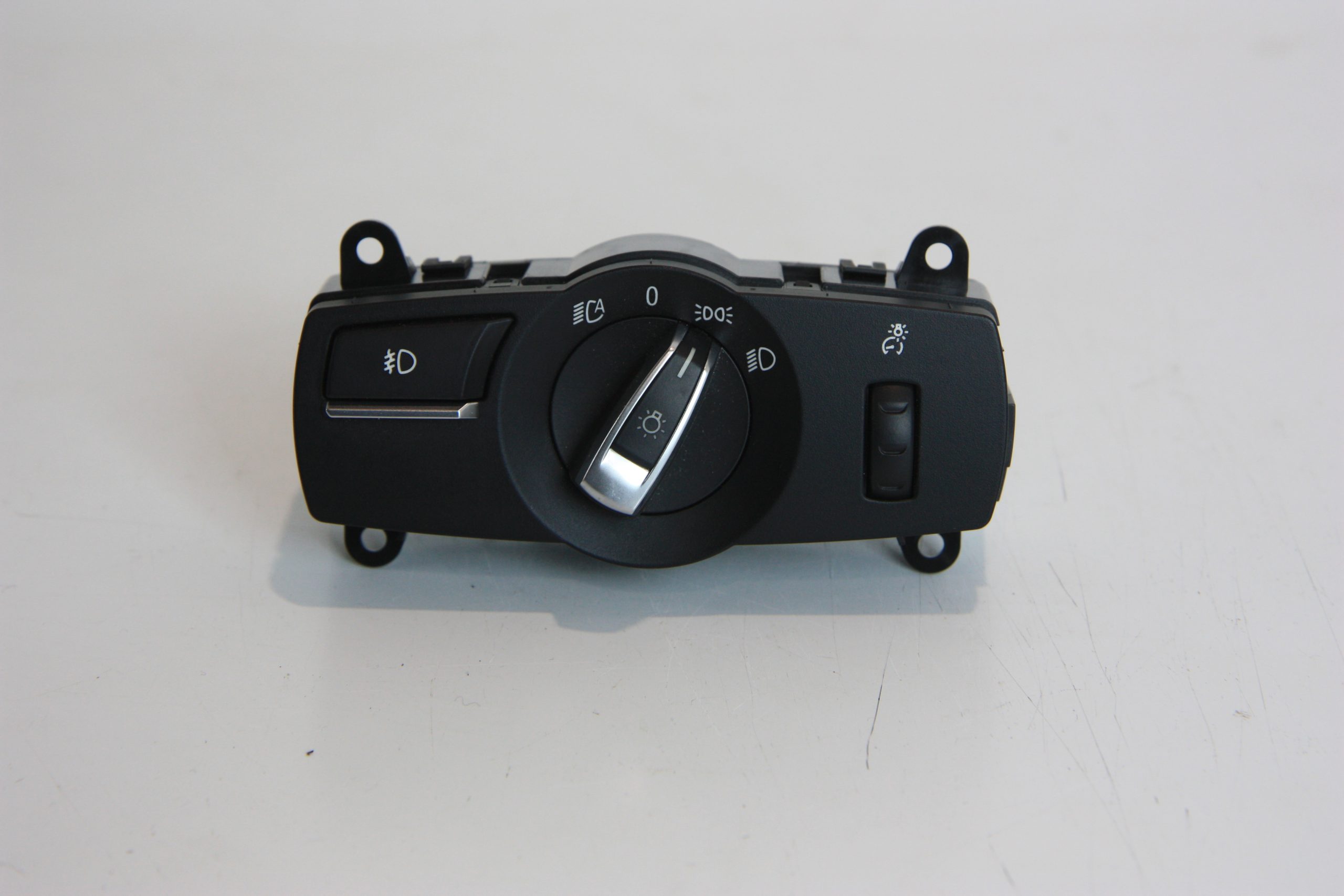 BMW 6 (F06 / F12 / F13) Свет переключатель BMW 6 SERIES Light switch OEM 61319192745

Part...