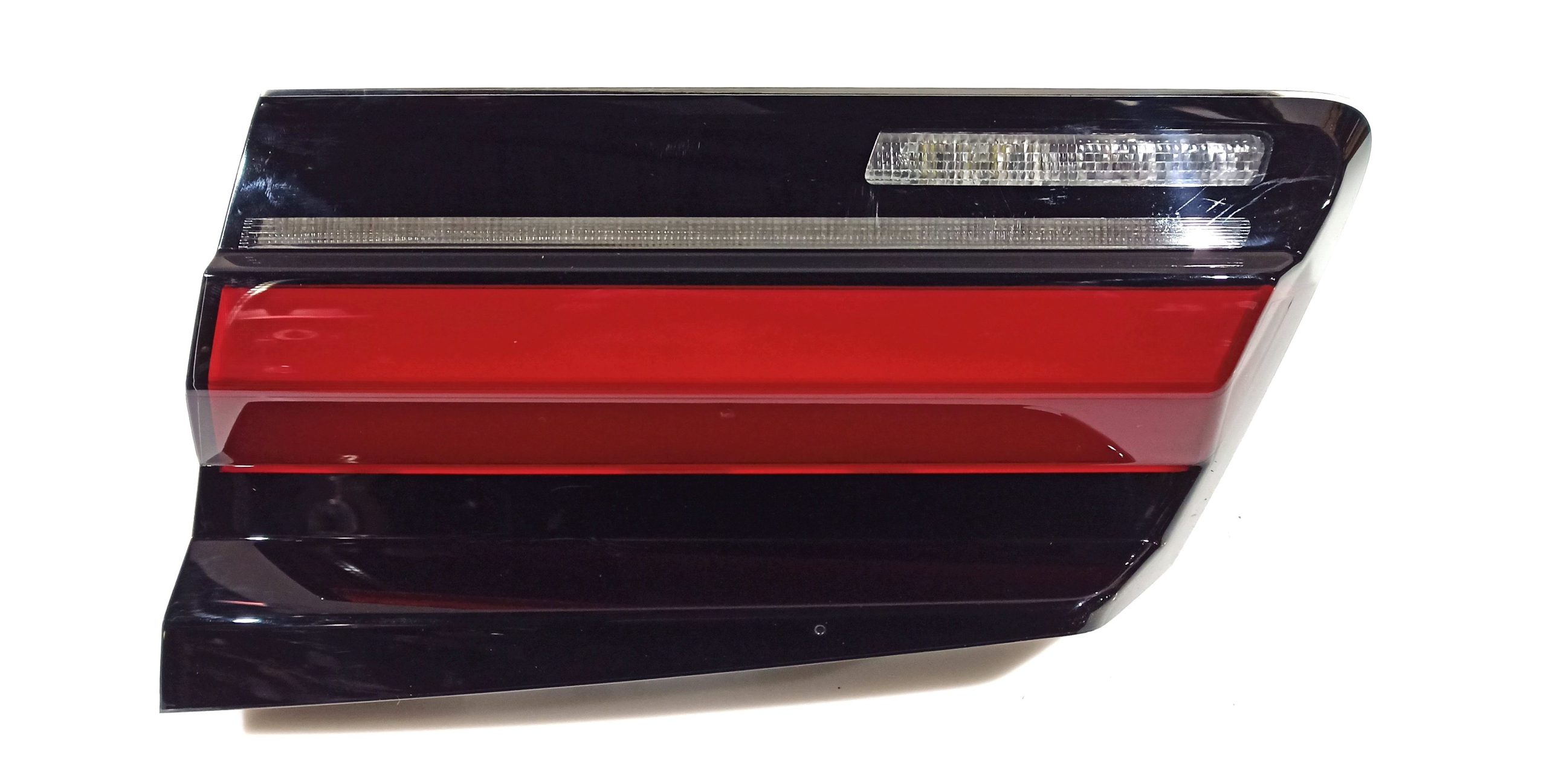 BMW 5 (G30 / G31) Rear/tail lights BMW 5 SERIES Rear/tail lights OEM 63215A38AF2

...