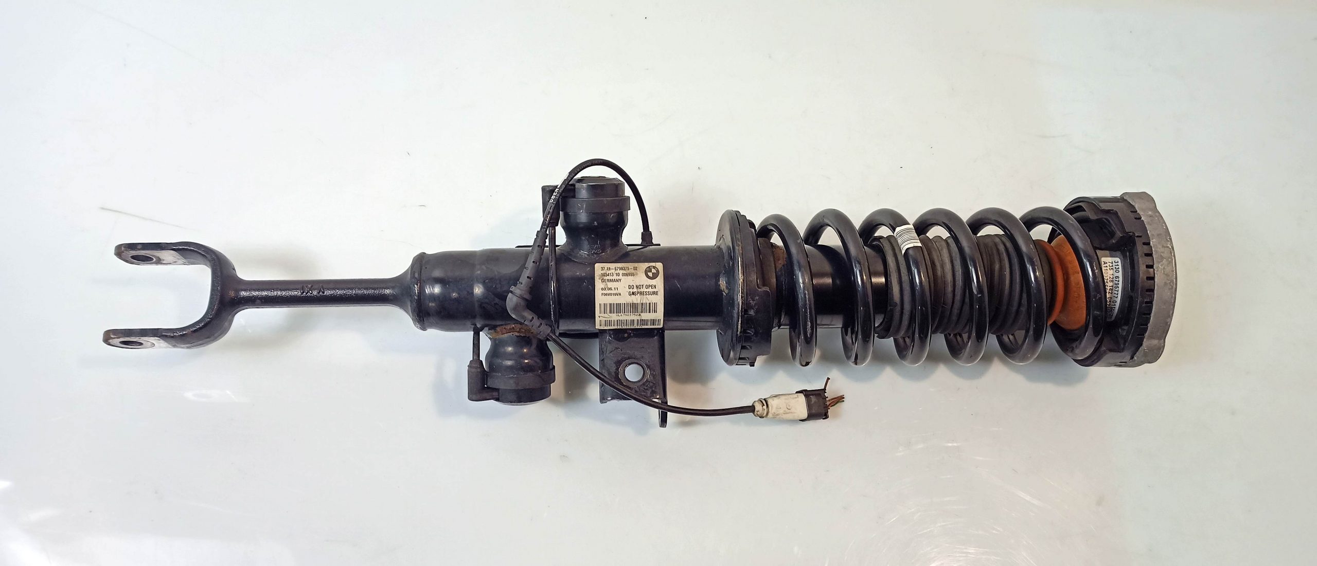 BMW 7 (G11 / G12) Front shock absorber/damper BMW 7 SERIES Front shock absorber/damper OEM 37...