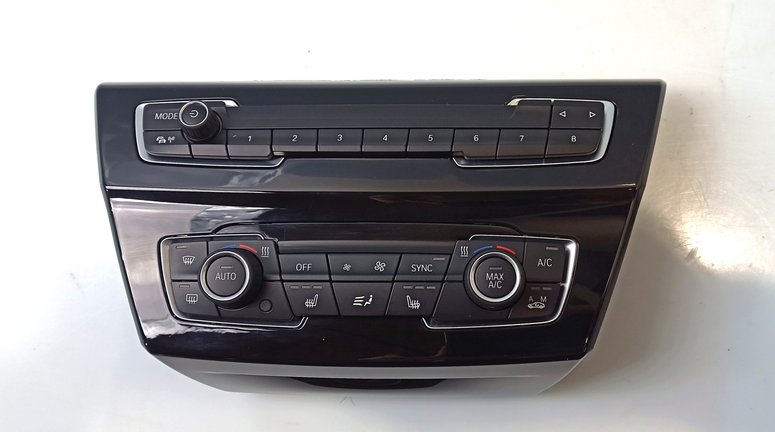 BMW 2 (F22 / F23) Climate control unit BMW 2 SERIES Climate control unit OEM 5V08977

...