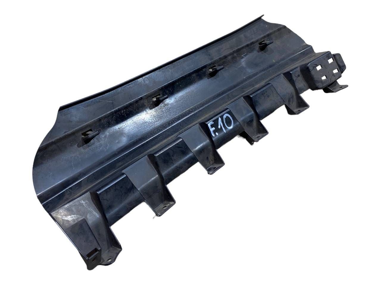 BMW 5 (F10 / F11) Front bumper skid plate/under tray BMW 5 SERIES Front bumper skid plate/under tray...