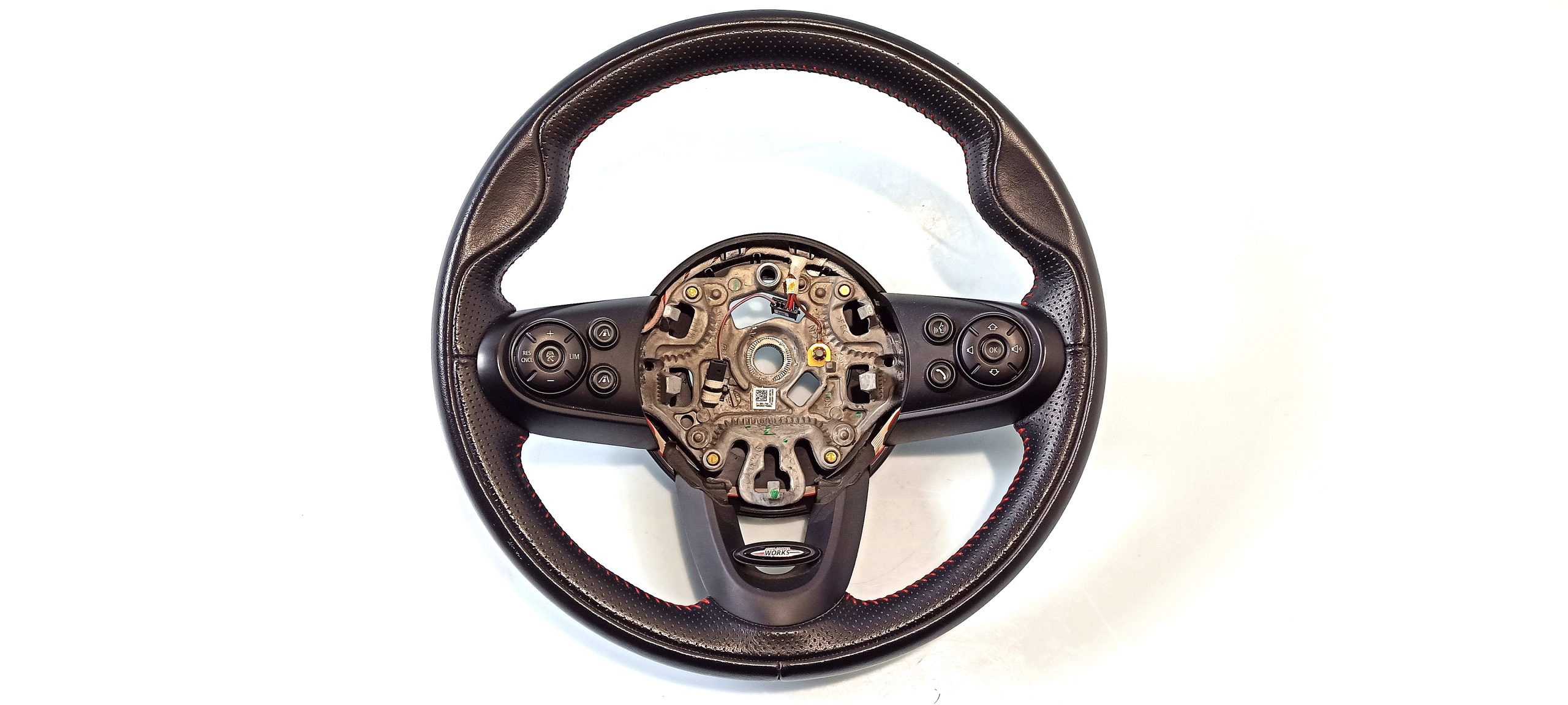 BMW 5 / i5 (G60 / G61) steering wheel BMW MINI Clubman F54, MINI Countryman F60, MINI...