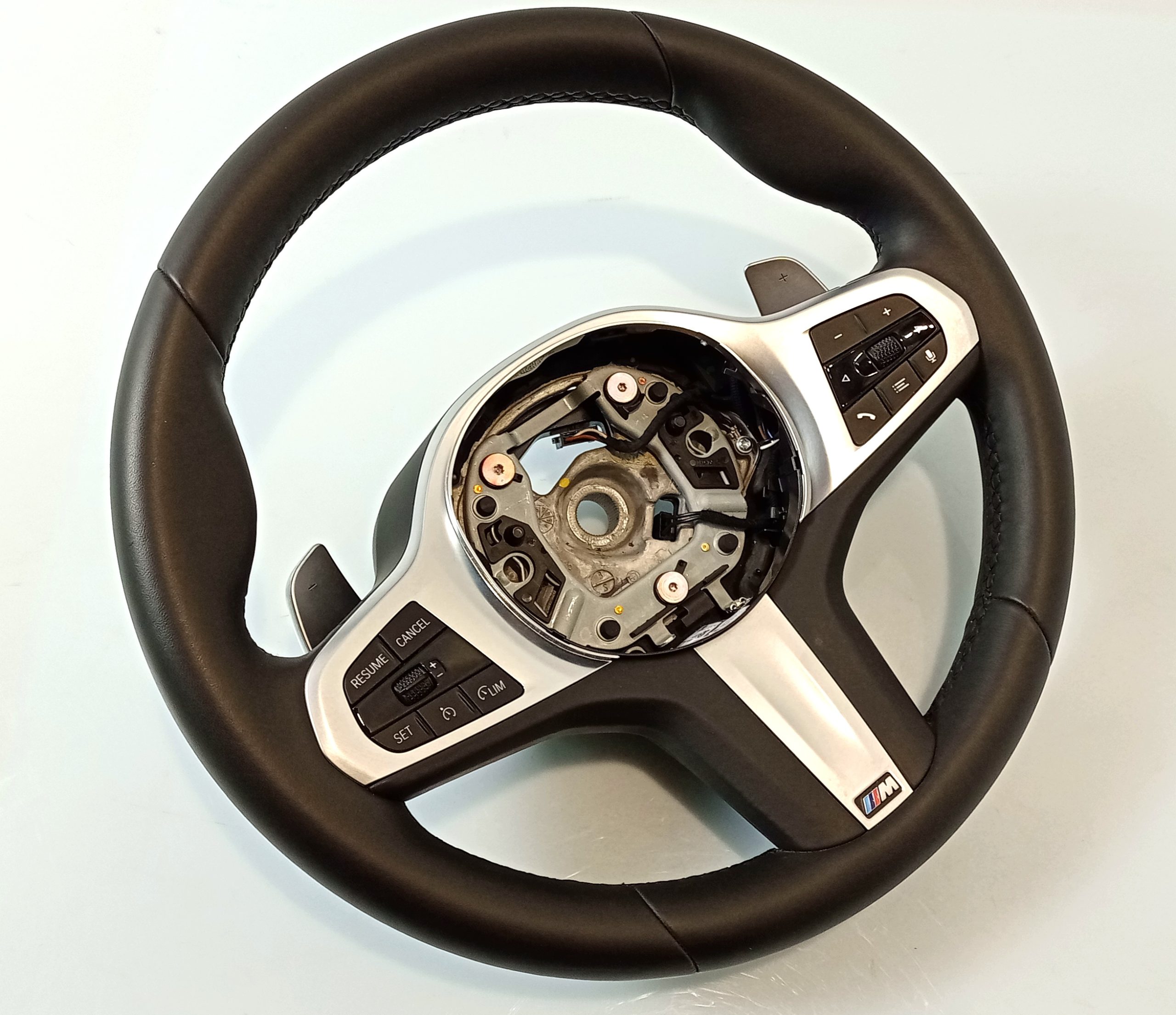 steering wheel Brand/Model: BMW 8 SERIES
Year: 2026

BMW 8 SER...